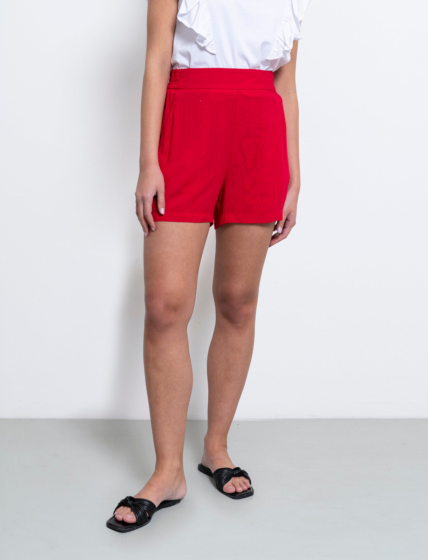 Short con elastico in vita da donna - Rosso scarlatto