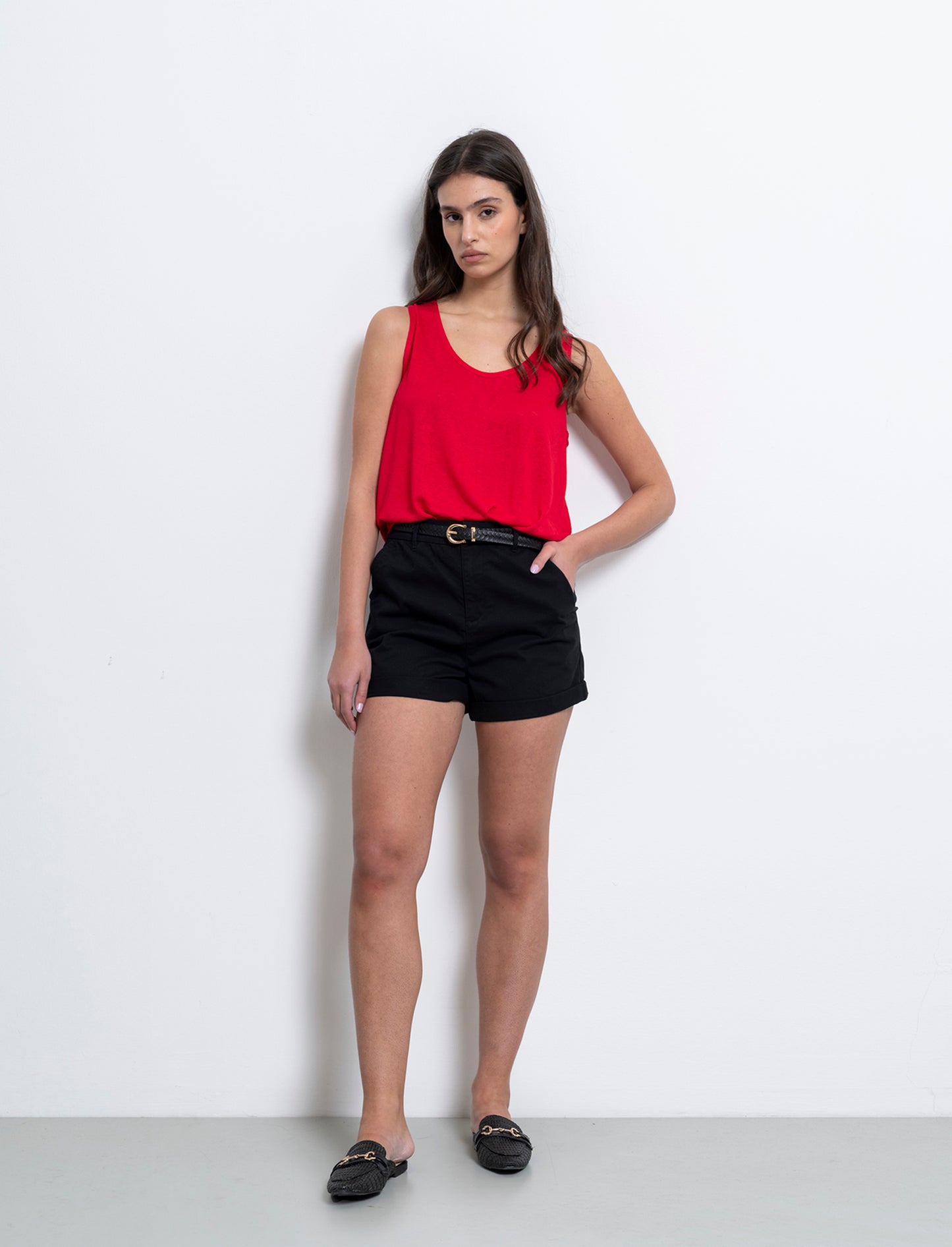 Short con cintura da donna - Nero