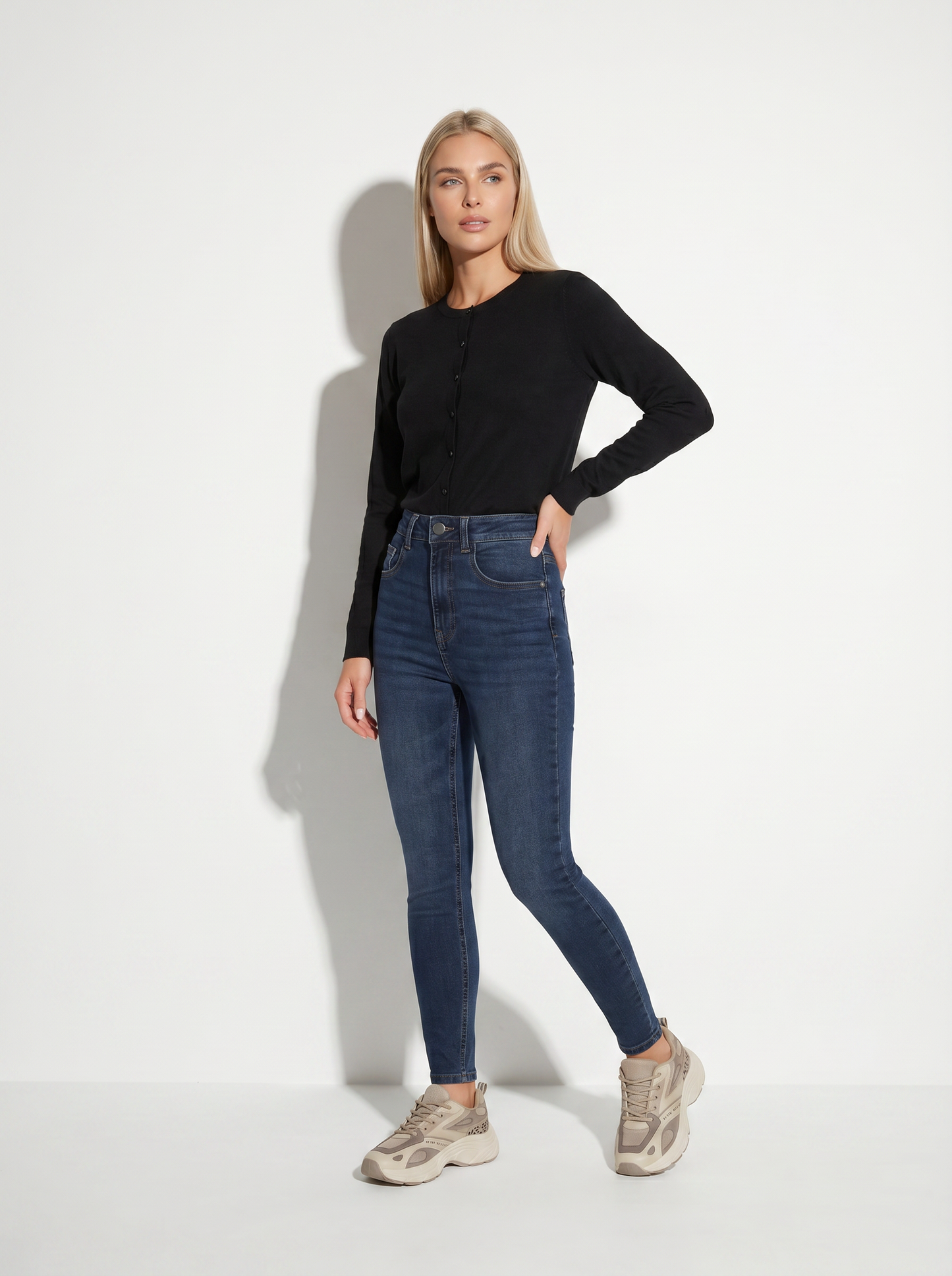 Basic crew neck cardigan with buttons - Black