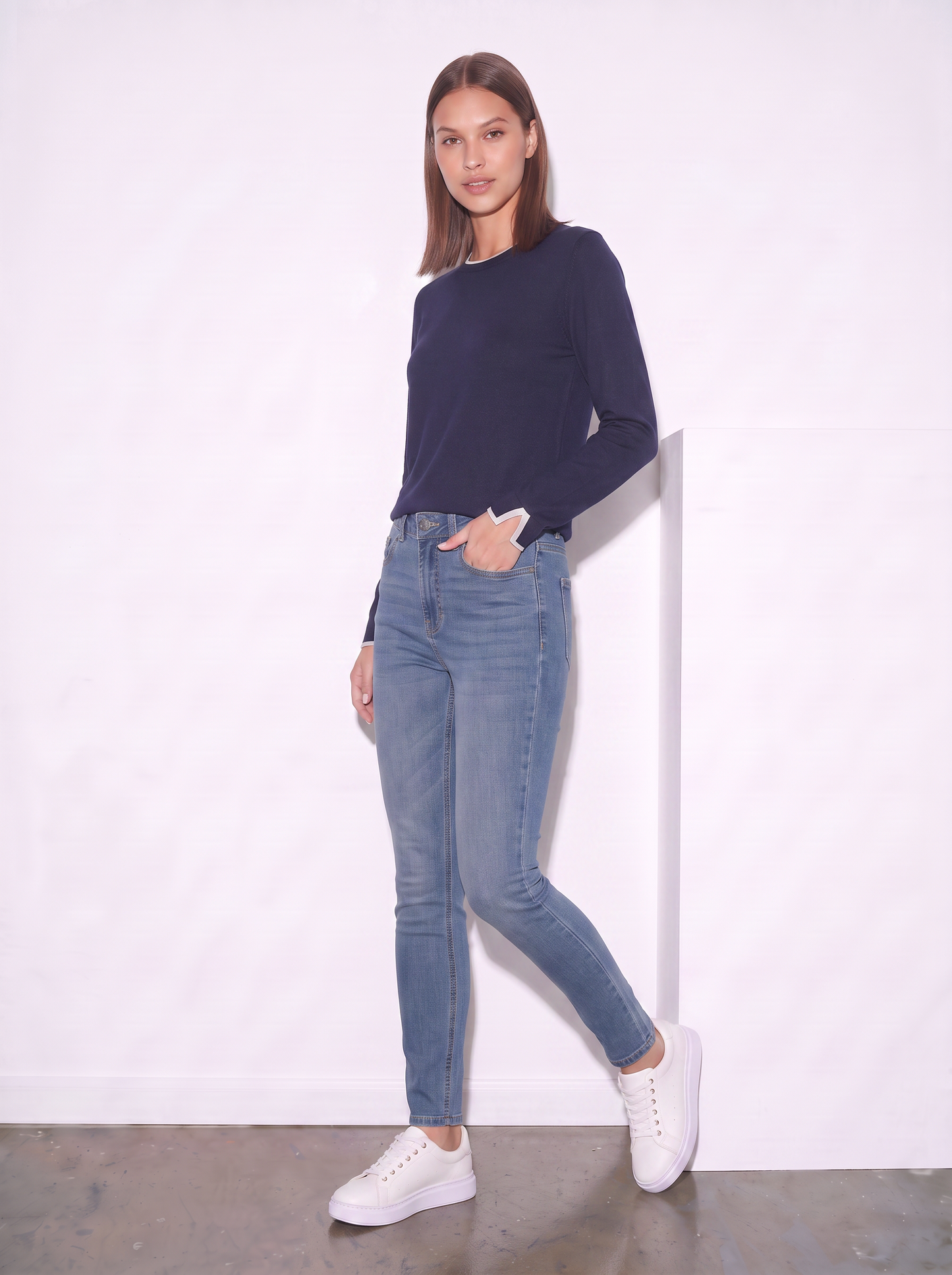 Regular Contrast Crew Neck Sweater - Blue