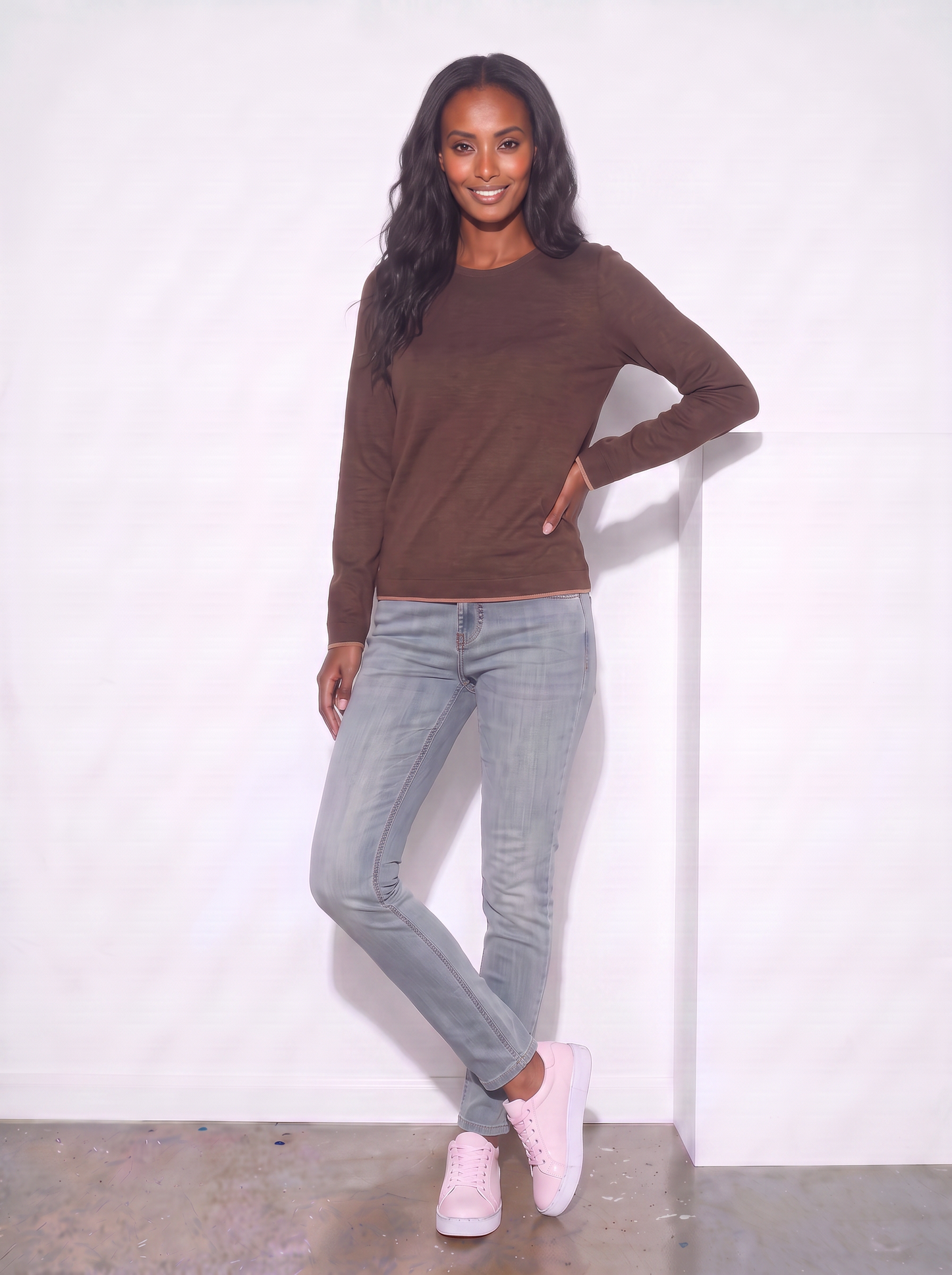 Regular Contrast Crew Neck Sweater - Brown