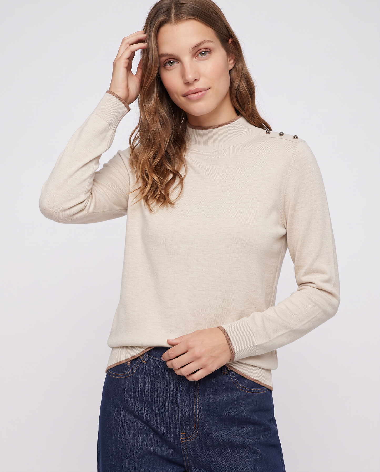 Pullover collo alto con contrasto e bottoni - Avorio