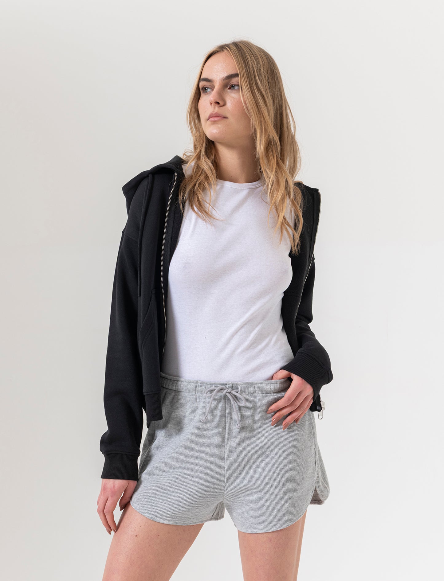 Short con elastico in vita da donna - Grigio mel.