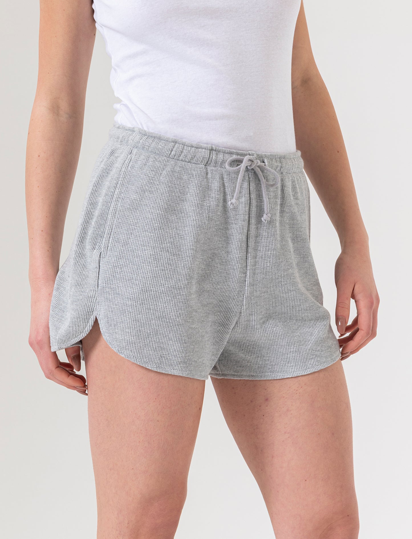 Short con elastico in vita da donna - Grigio mel.
