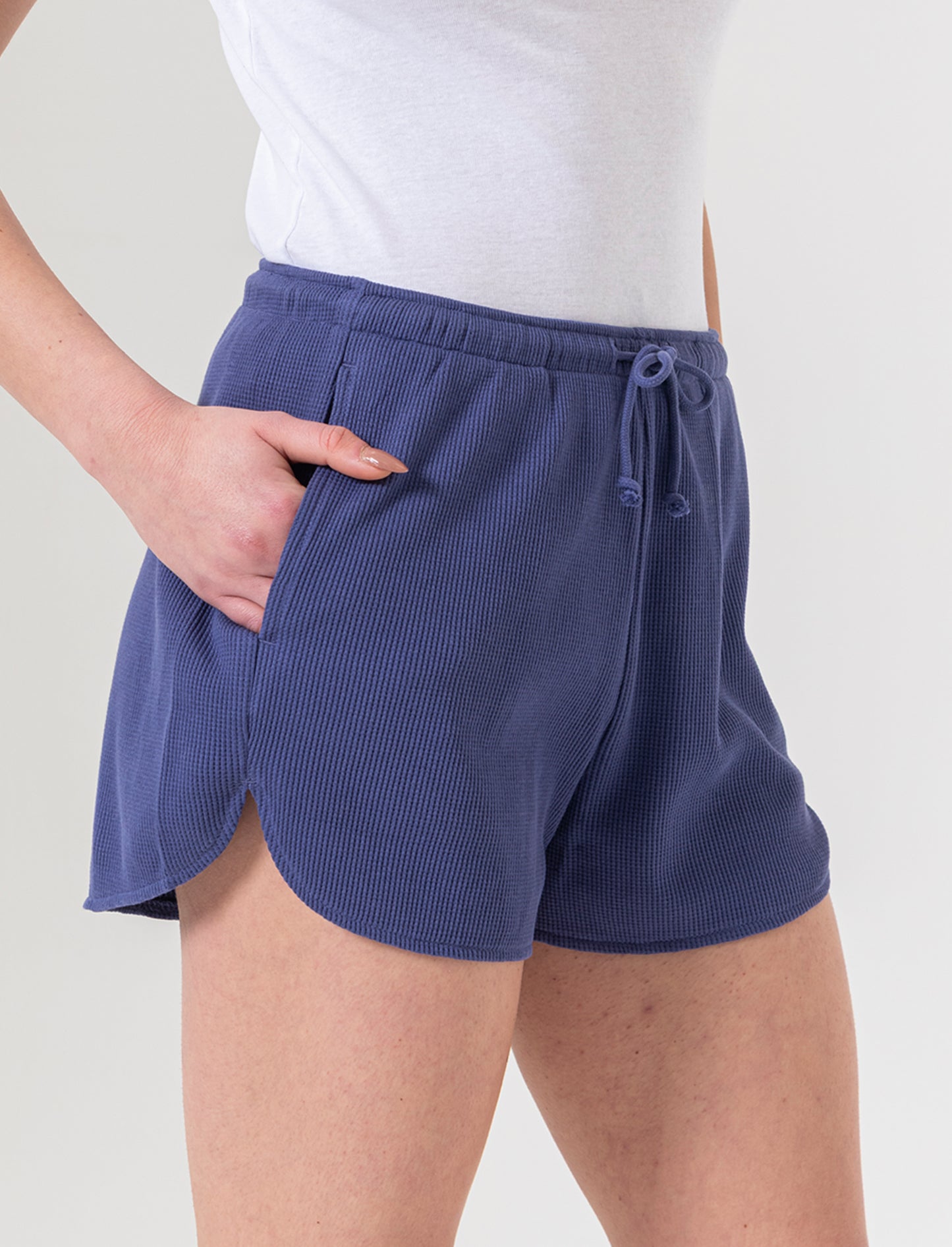 Short con elastico in vita da donna - Mirtillo