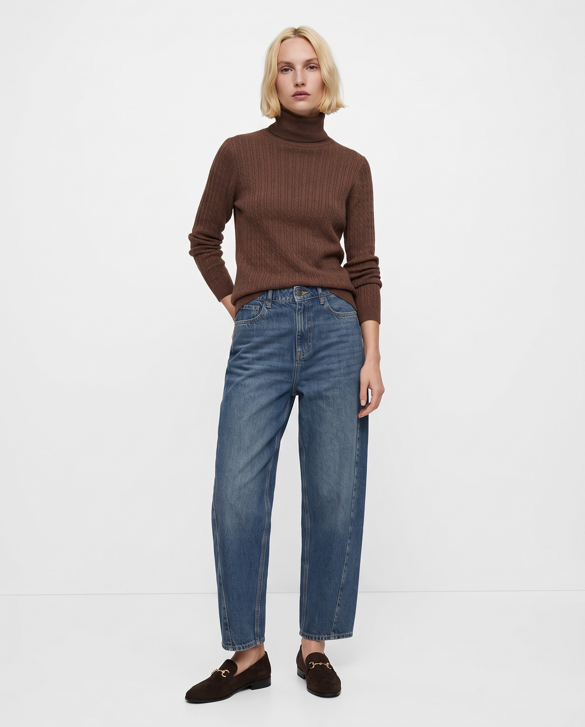 Maglia a trecce con collo alto - Marrone tabacco