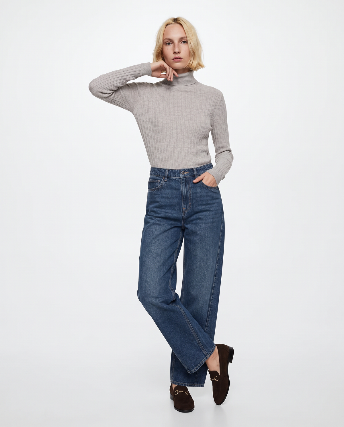 Maglia a trecce con collo alto - Beige grano