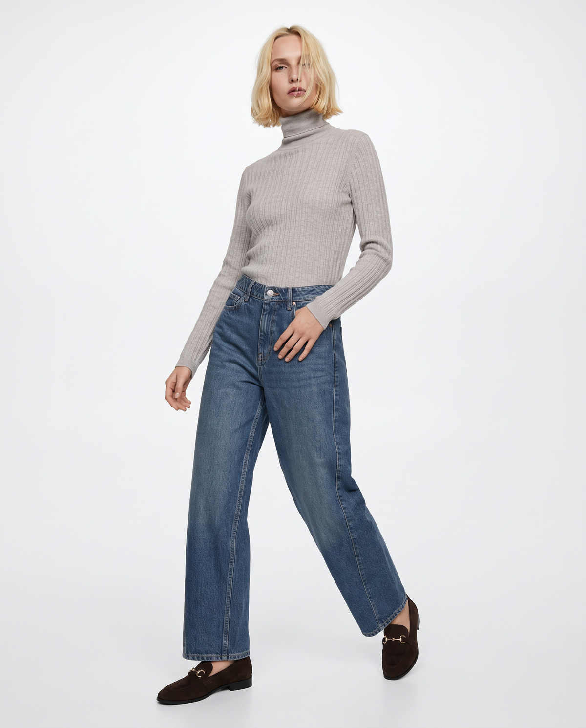 Maglia a trecce con collo alto - Beige grano