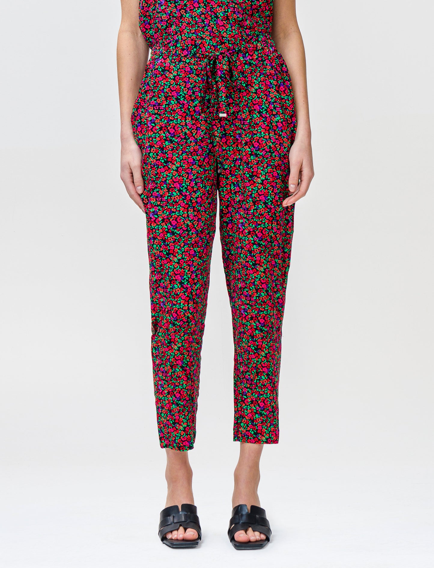 Pantalone slim con elastico in vita dietro e cinturino davanti. - var 2