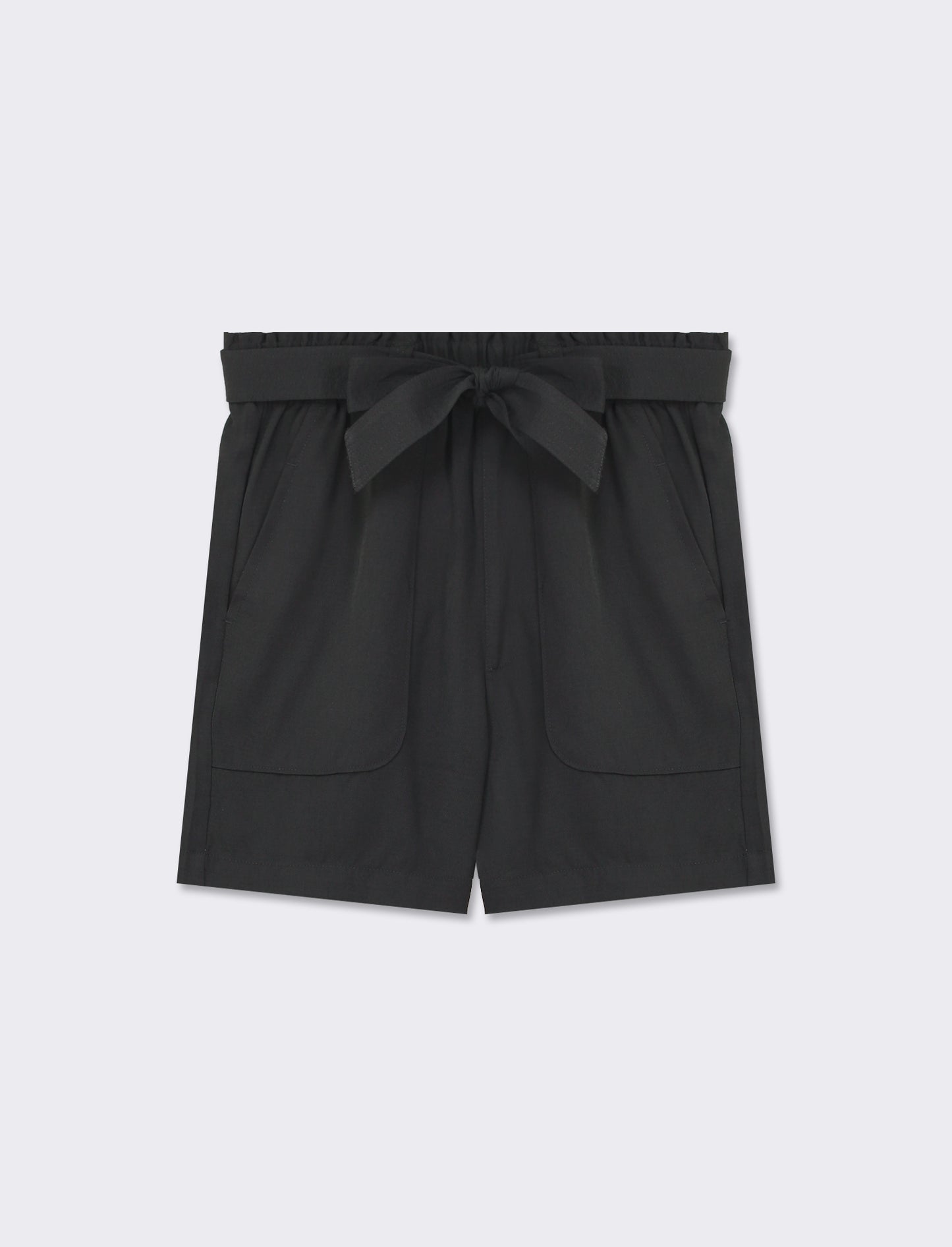 Pantaloncino ampio con cintura. Vita alta con elastico on vita e tasche davanti - Nero