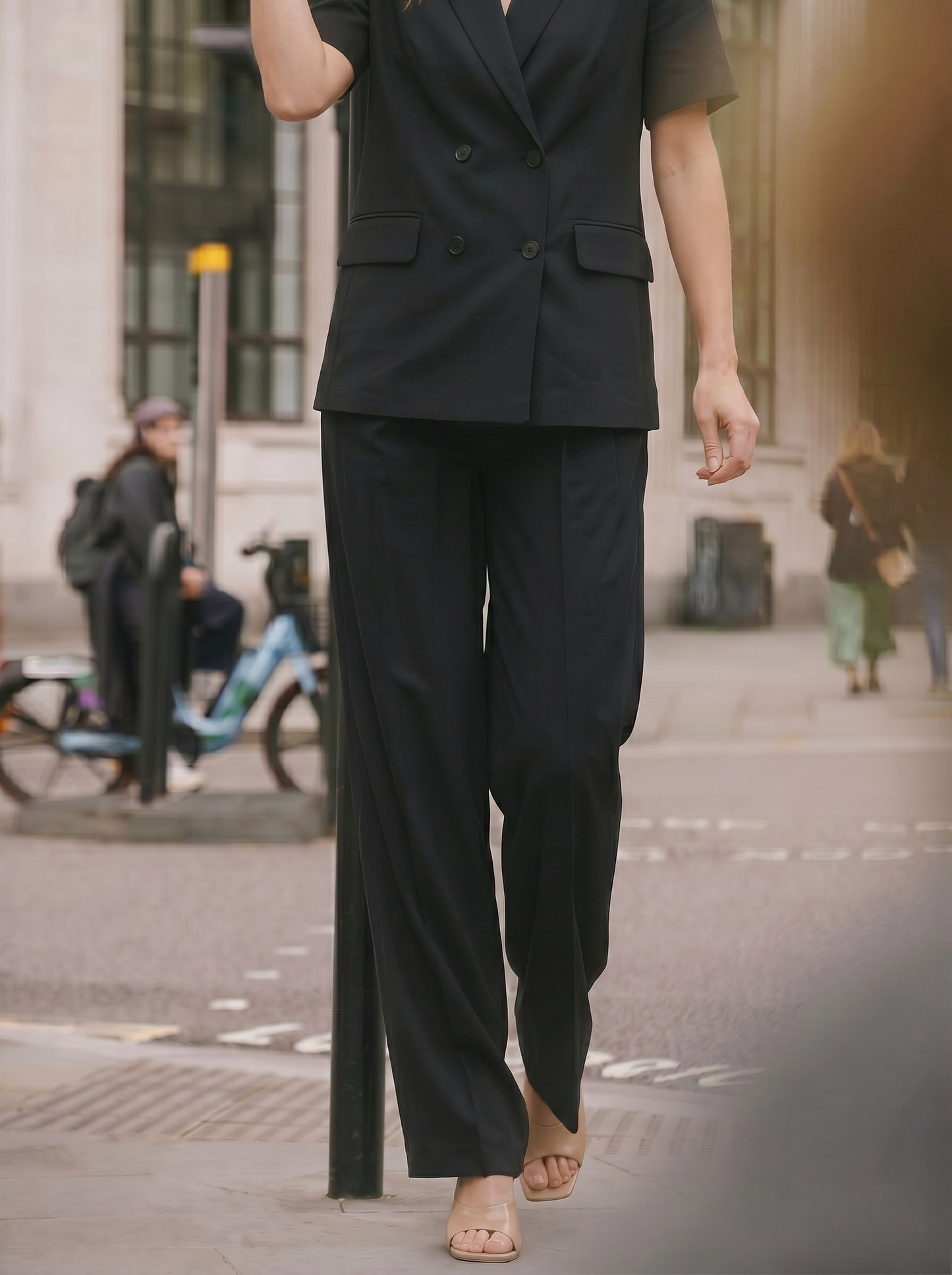 High-waisted pants with wide elastic - Black