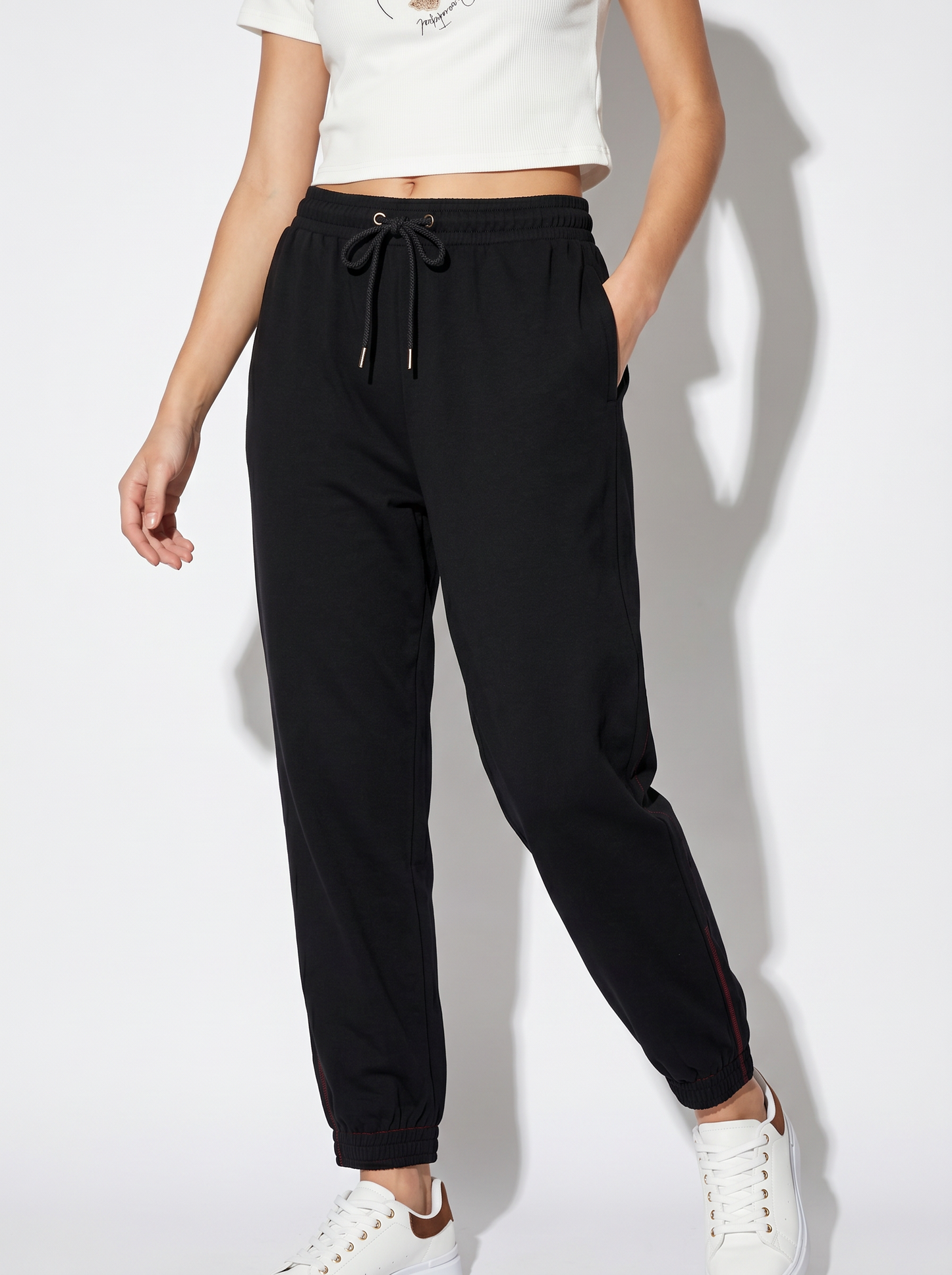 Pantaloni tuta con coulisse in vita - Nero