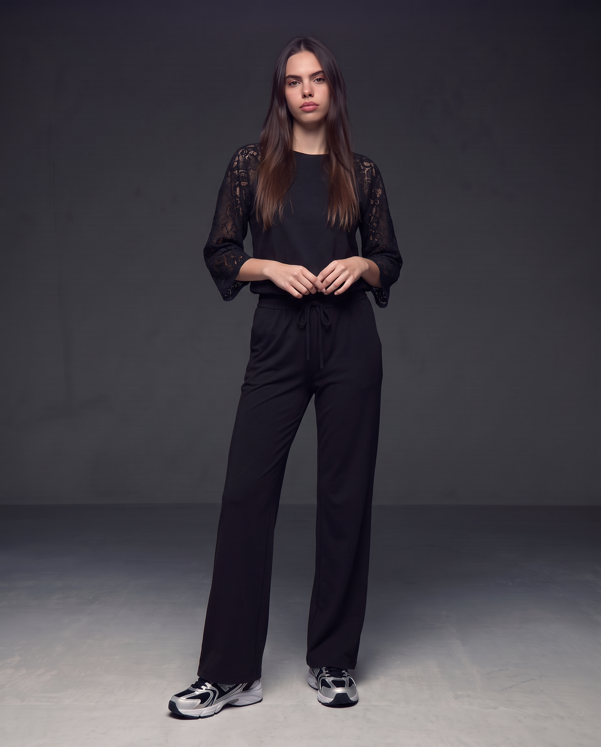 Straight track pants with drawstring waist - Black