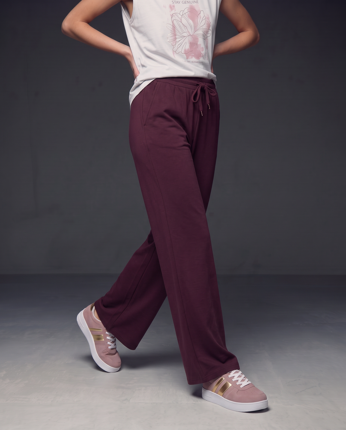 Straight track pants with drawstring waist - Red