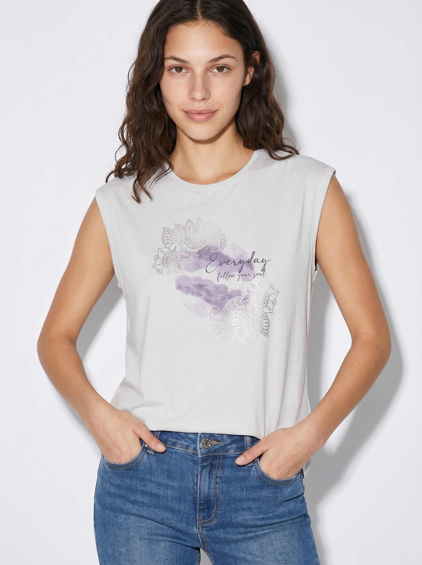 T-shirt manica a T con scollo paricollo - var 1