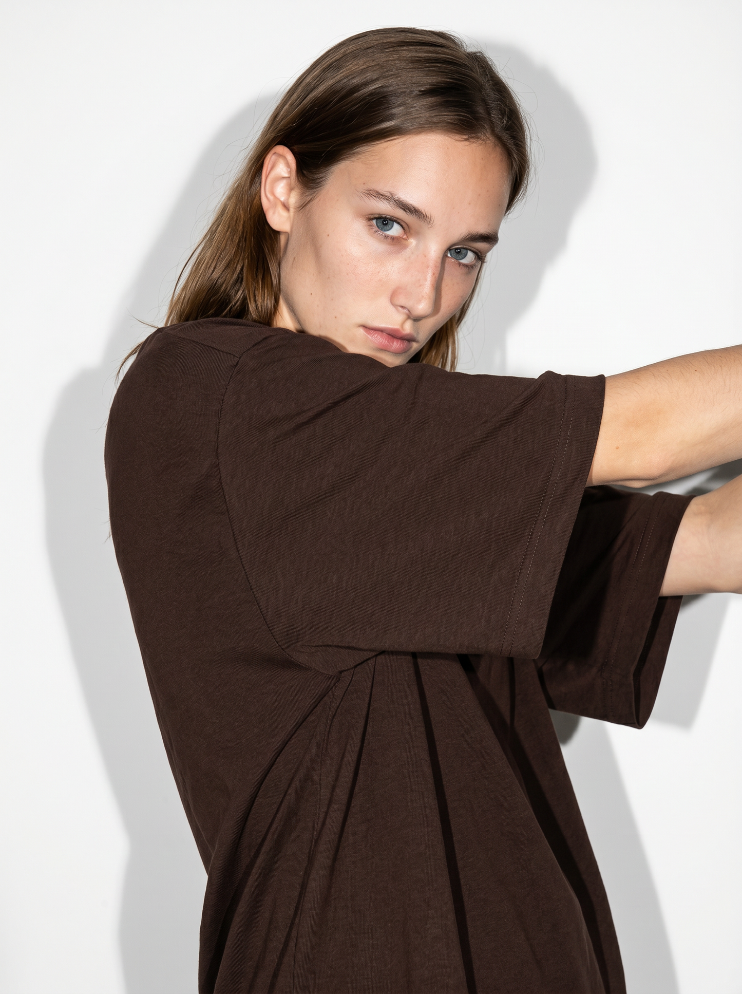 T-shirt girocollo con maniche a pipistrello - Moro