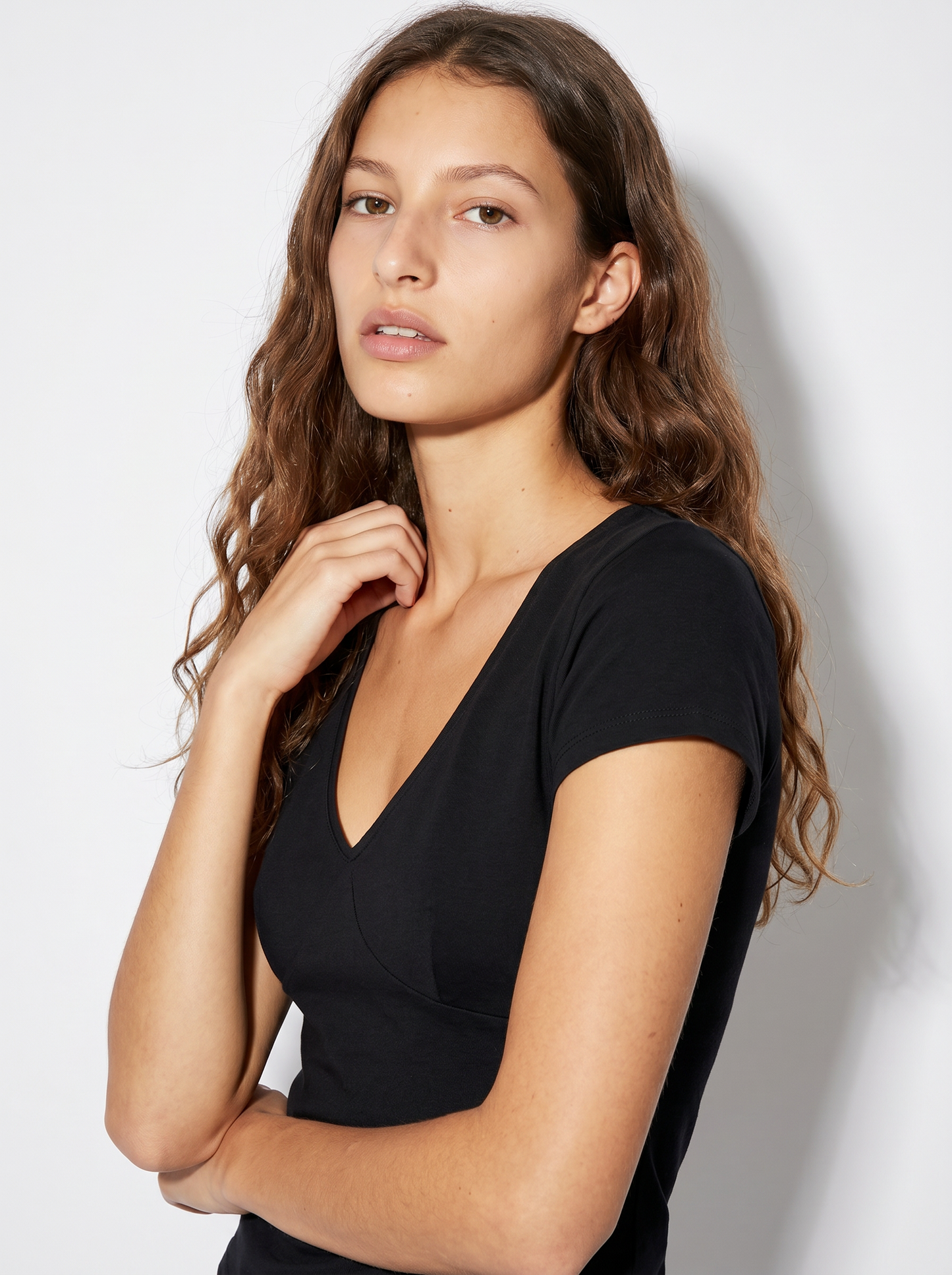 T-shirt a manica corta scollo a V slim - Nero