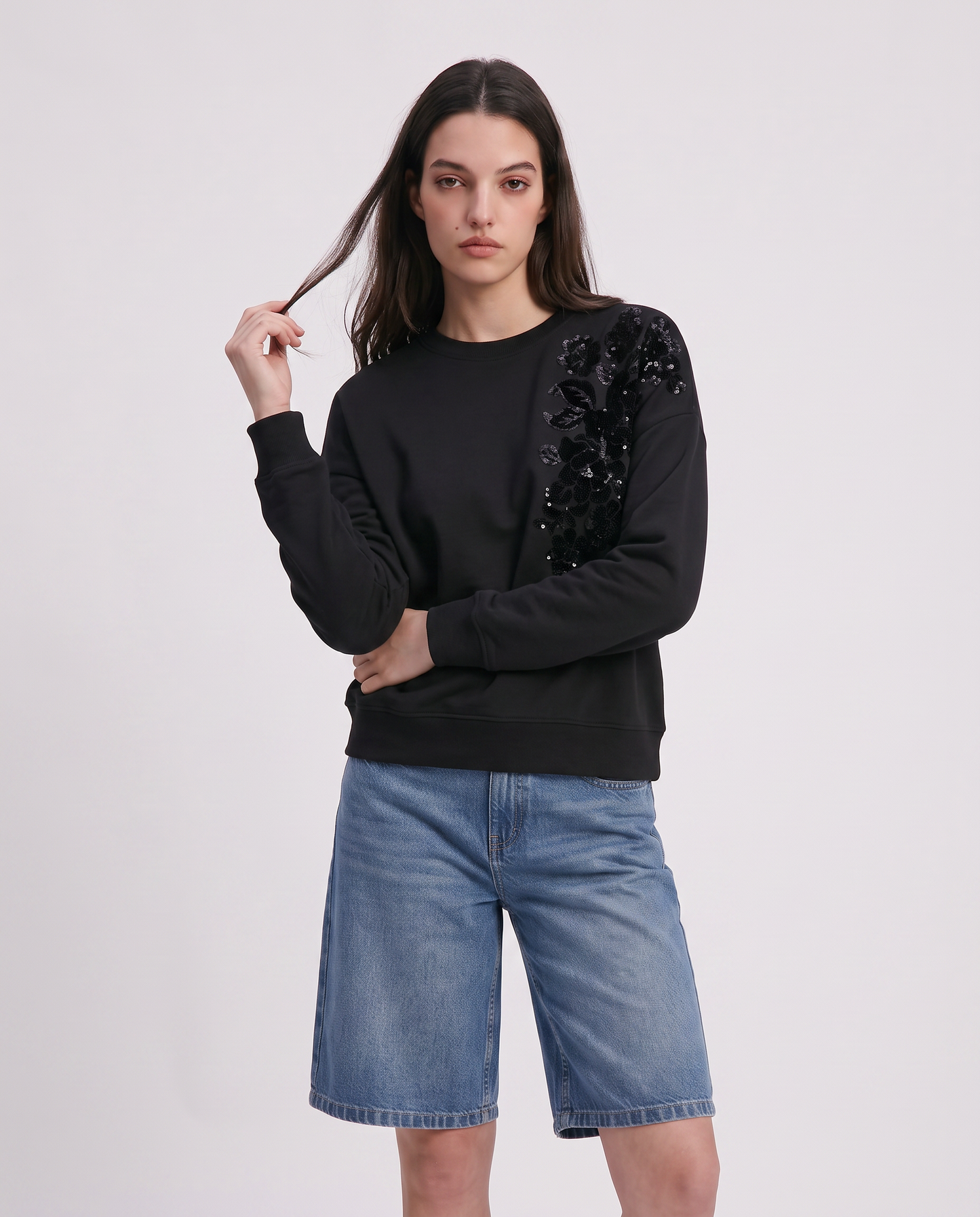 Crewneck sweatshirt with embroidery and sequins - Black