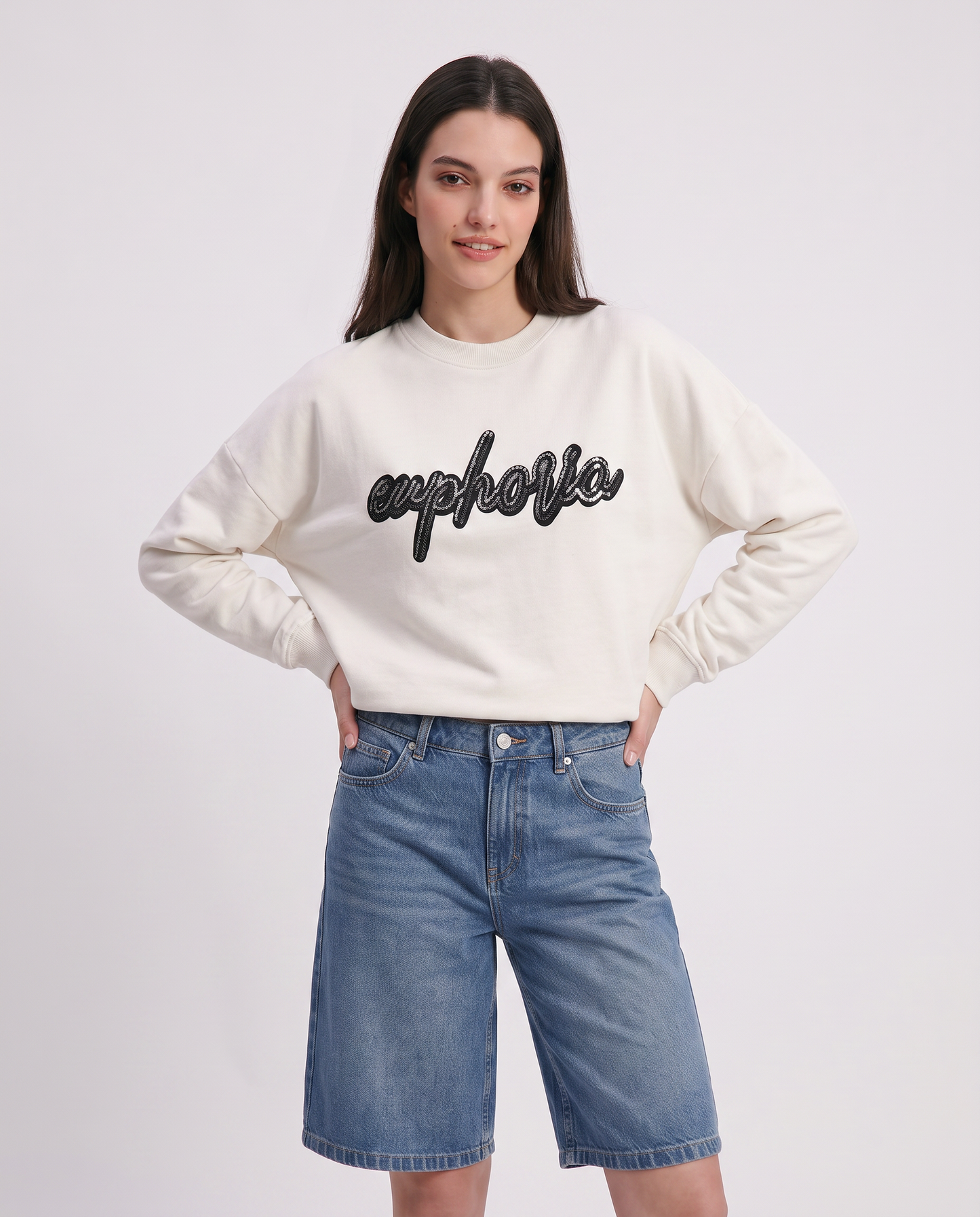 Crewneck sweatshirt with embroidery and sequins - Beige