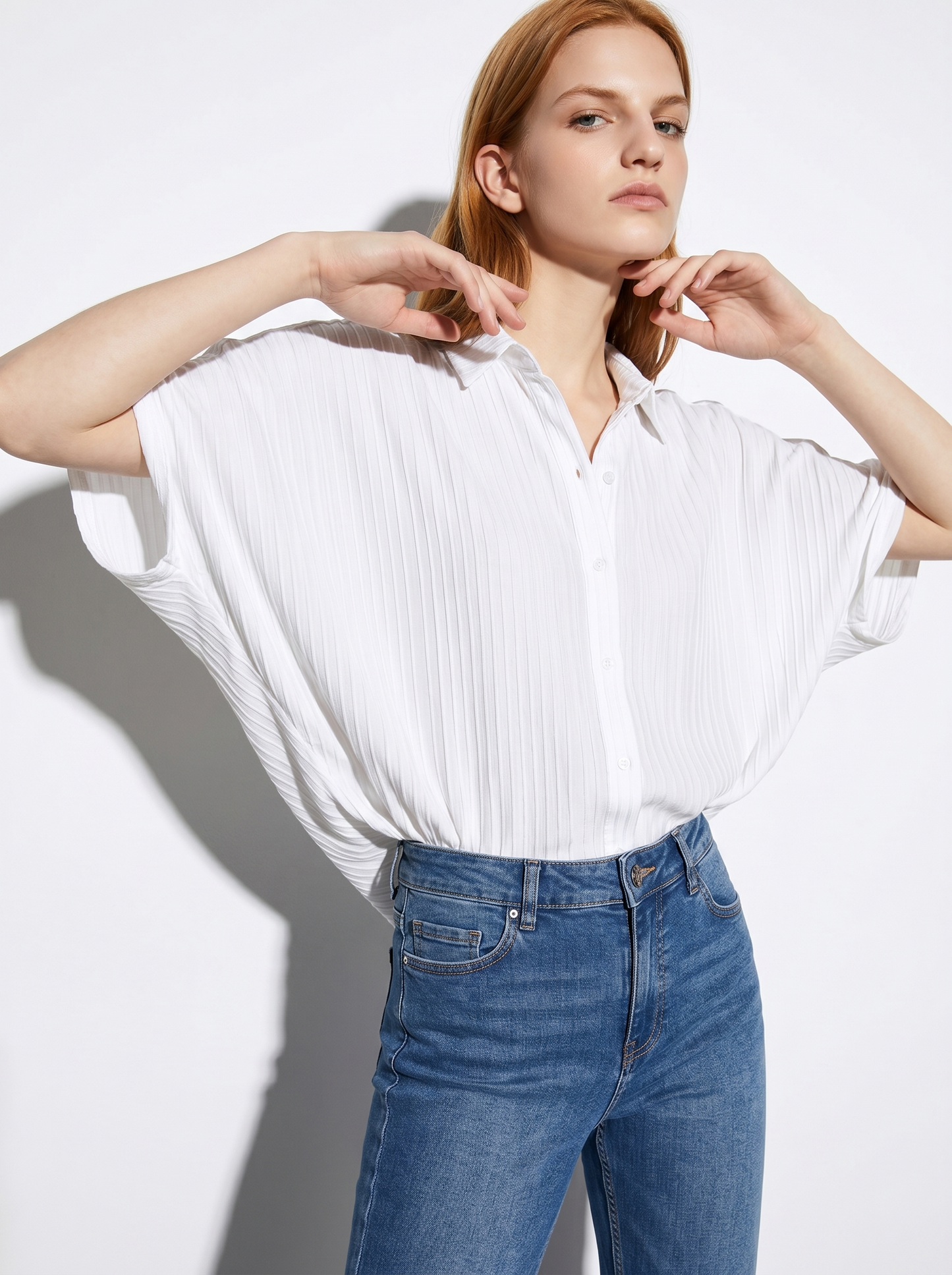 Sleeveless Kimono Shirt with Pleats - White