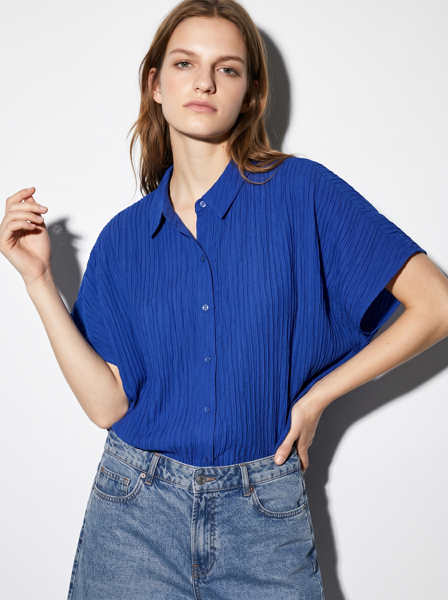 Sleeveless Kimono Shirt with Pleats - Sky blue