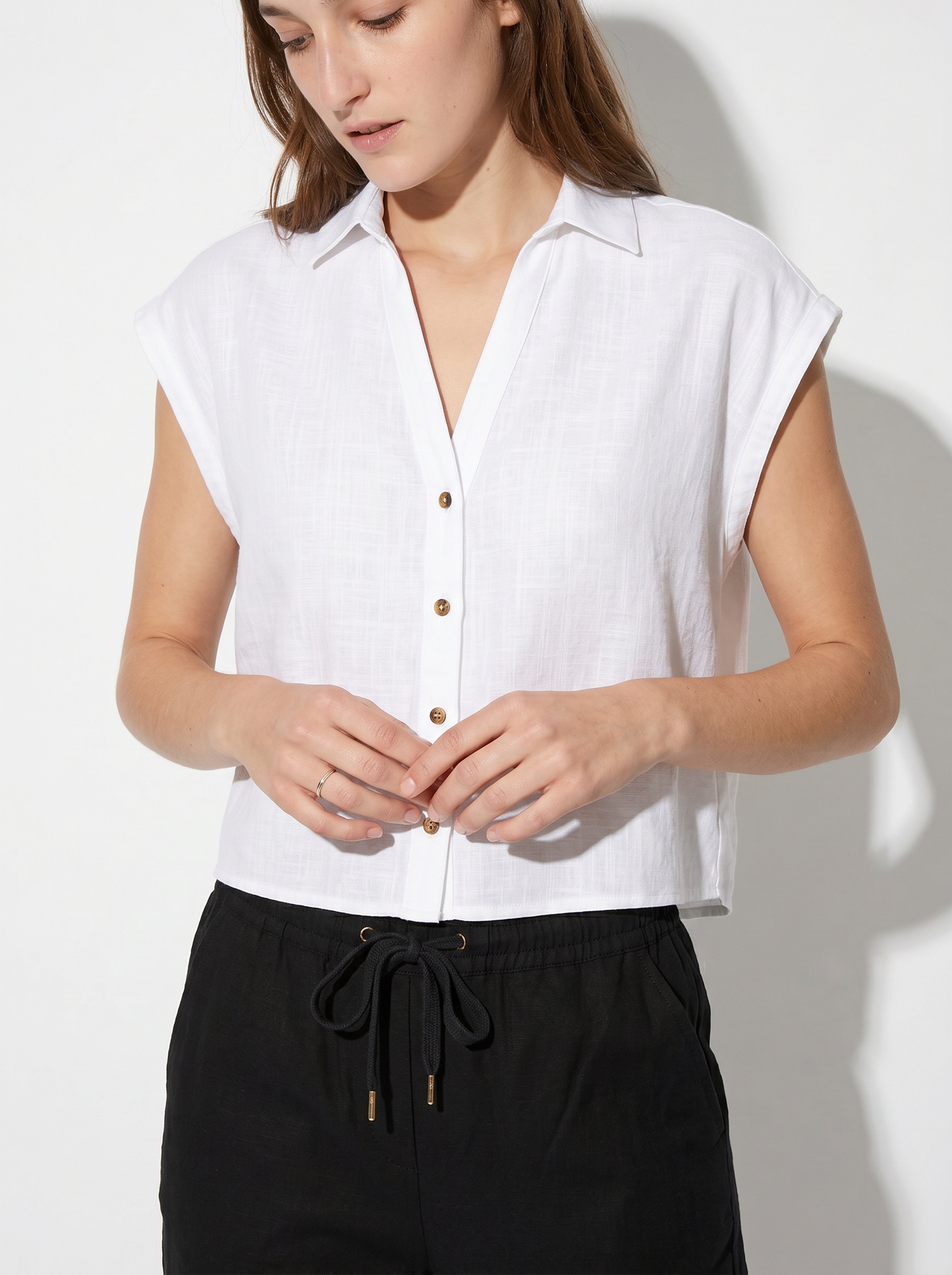 Short Sleeve Shirt with Pleat - White