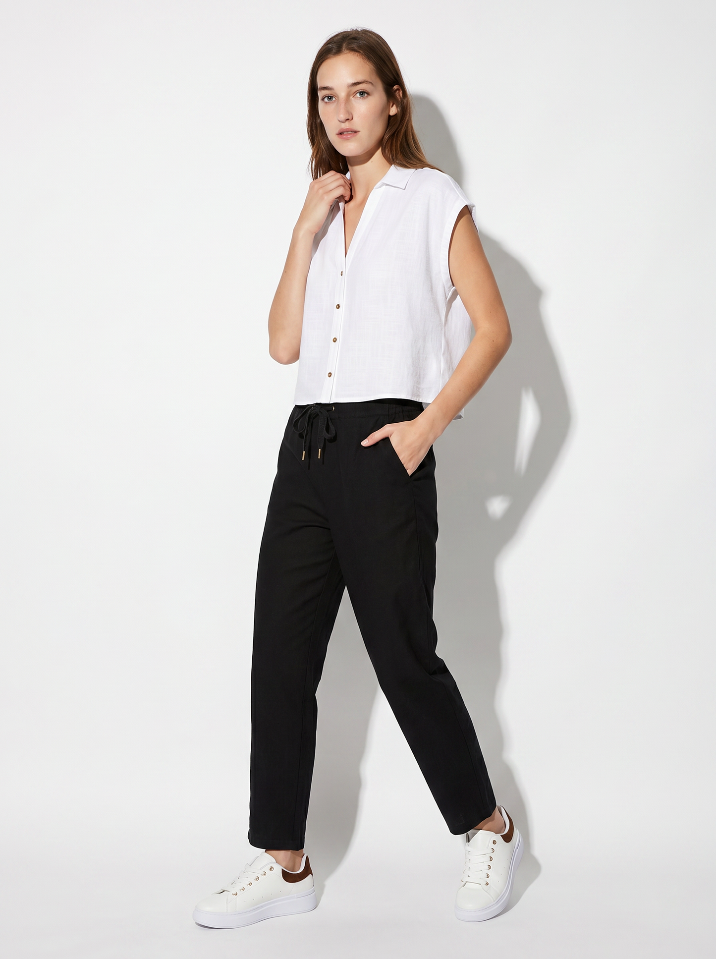 Short Sleeve Shirt with Pleat - White