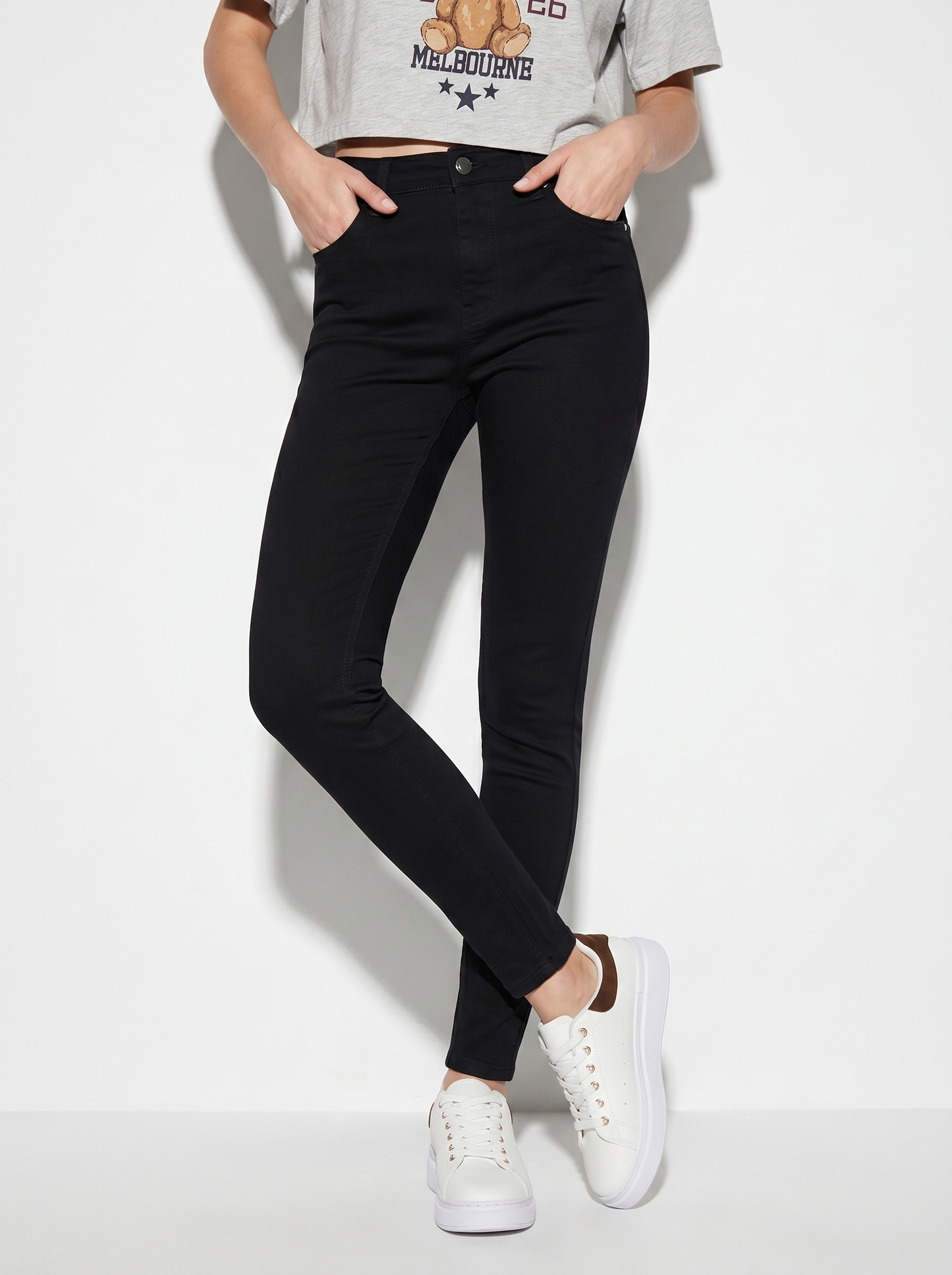 JEANS SKINNY con vita media ideale - Nero