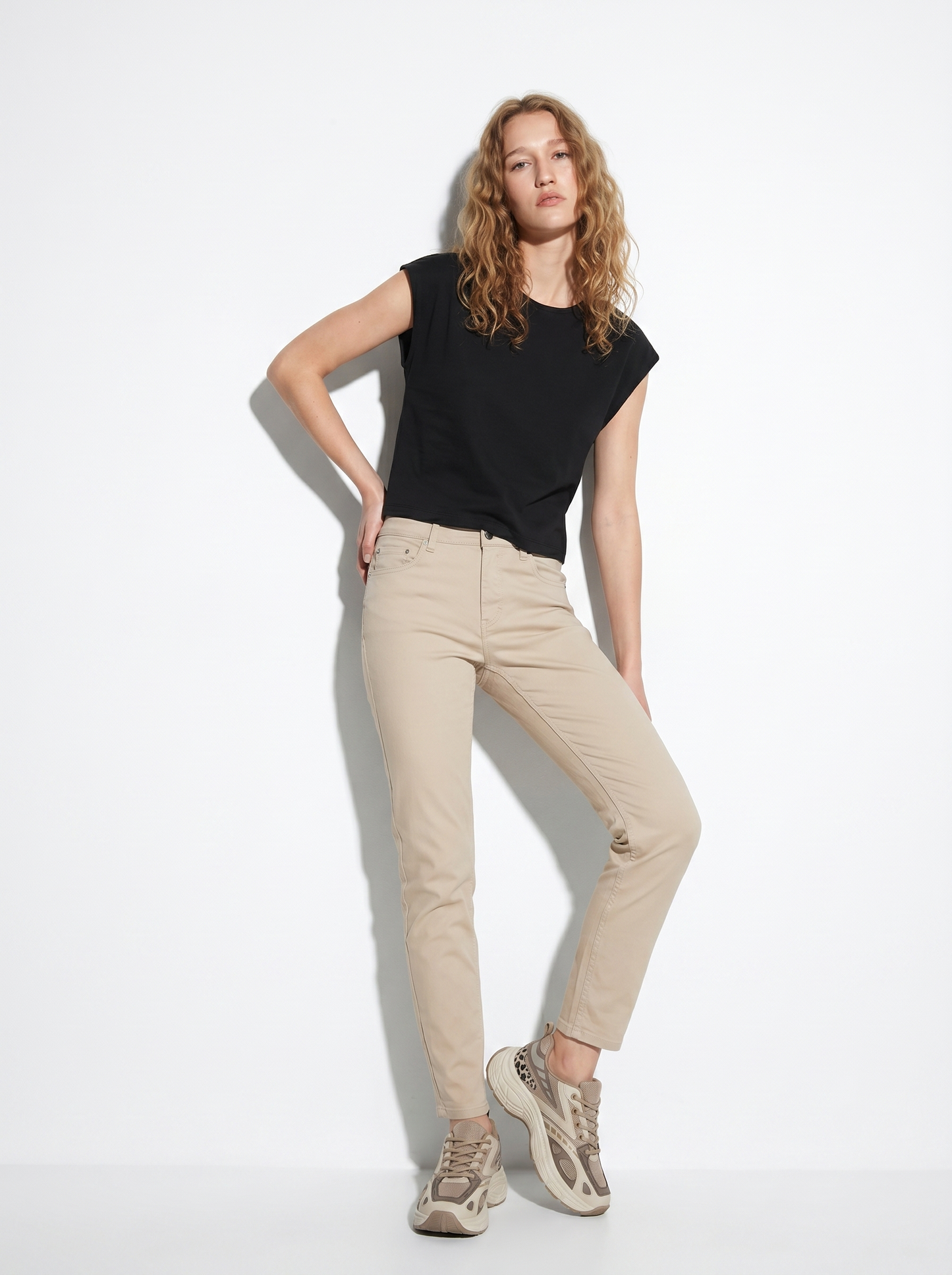 JEANS SKINNY con vita media ideale - Beige grano