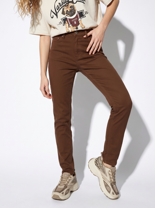 JEANS SKINNY con vita media ideale - Marrone cioccolato