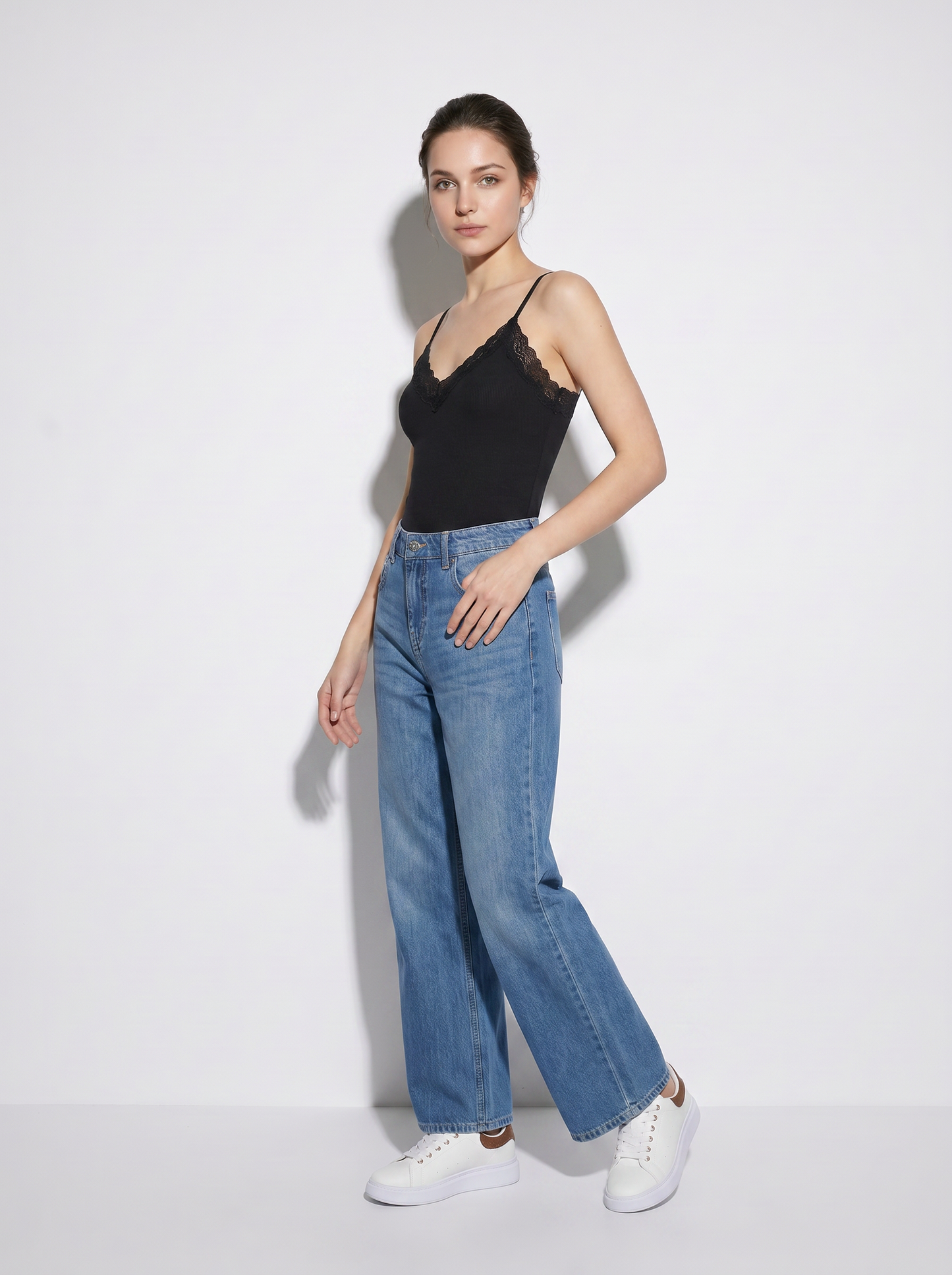 Body a bretelline con pizzo elegante - Nero