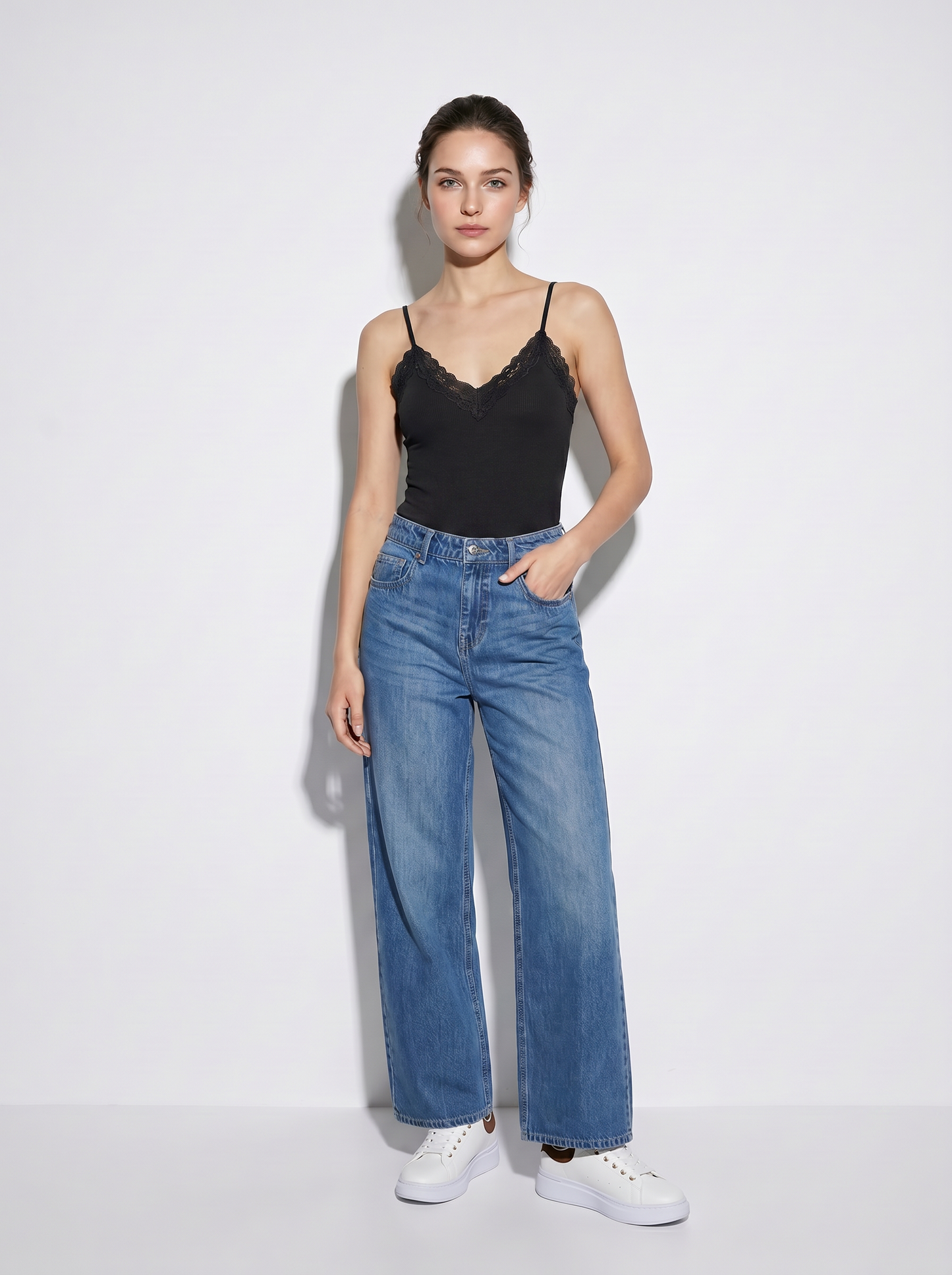 Body a bretelline con pizzo elegante - Nero