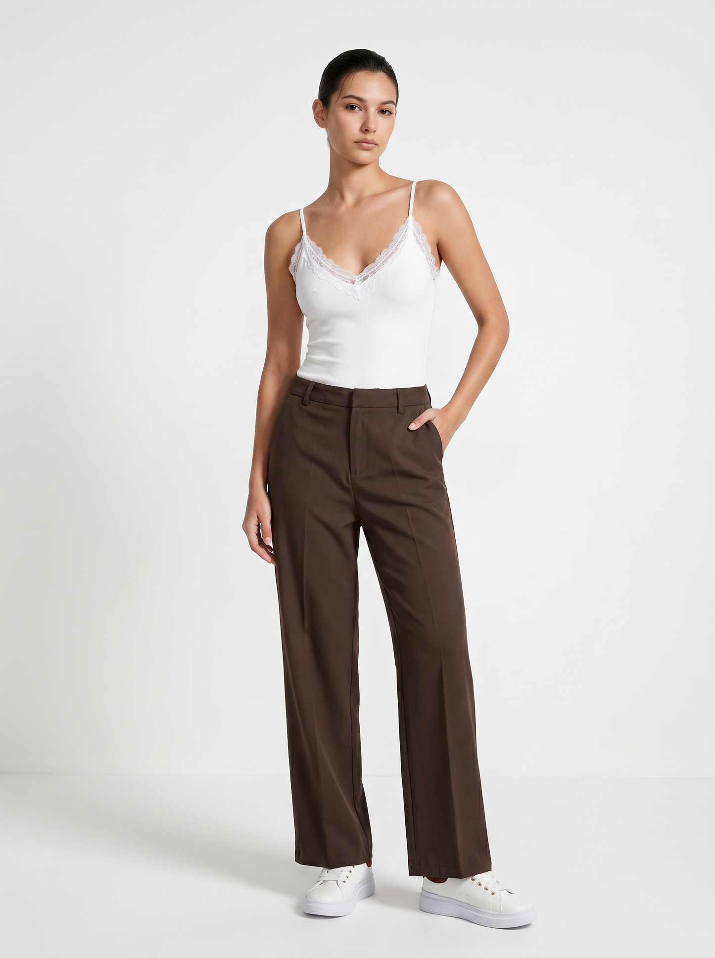 Body a bretelline con pizzo elegante - Bianco latte