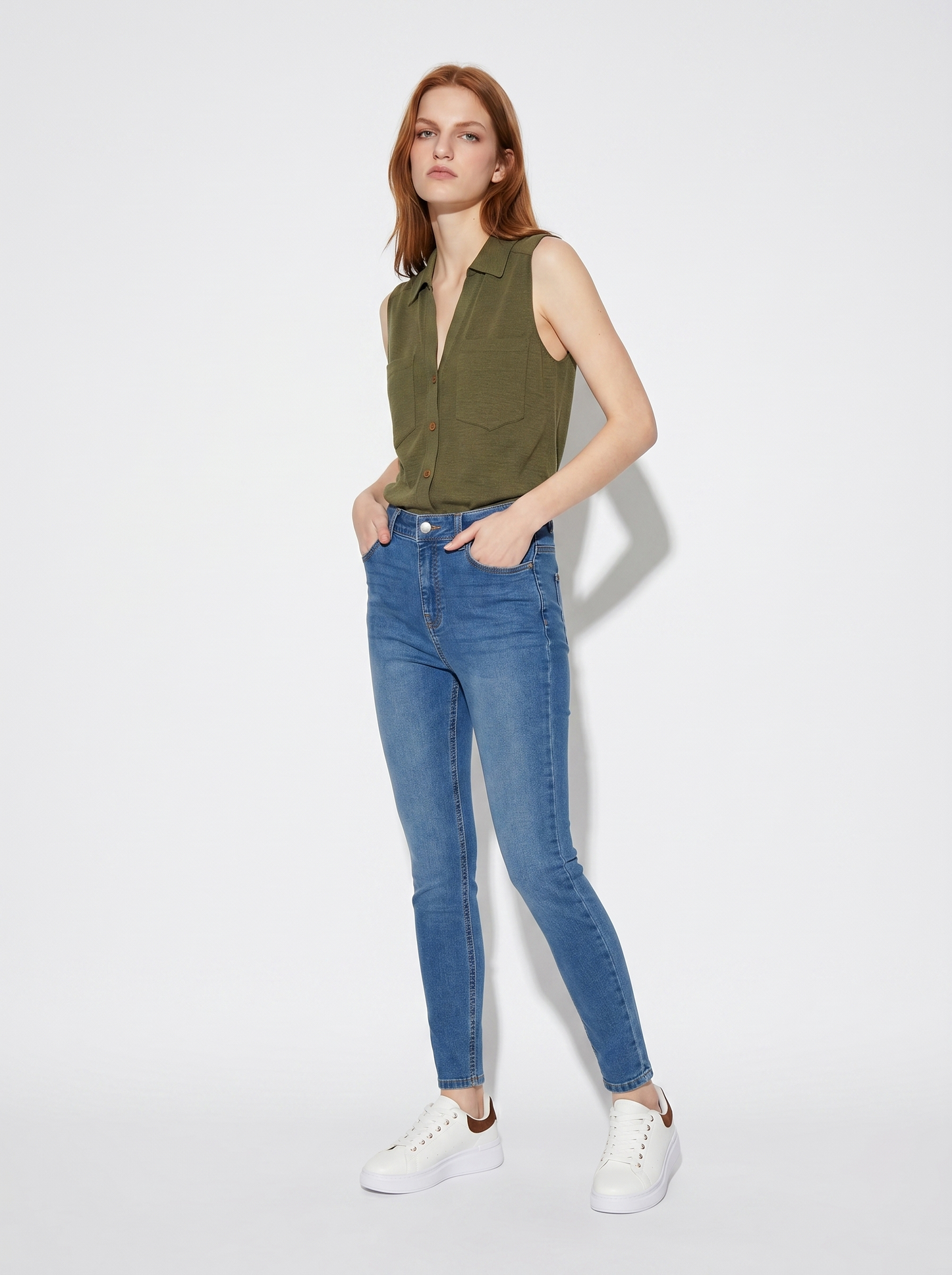 Cargo with Pockets: Style and Comfort - Green