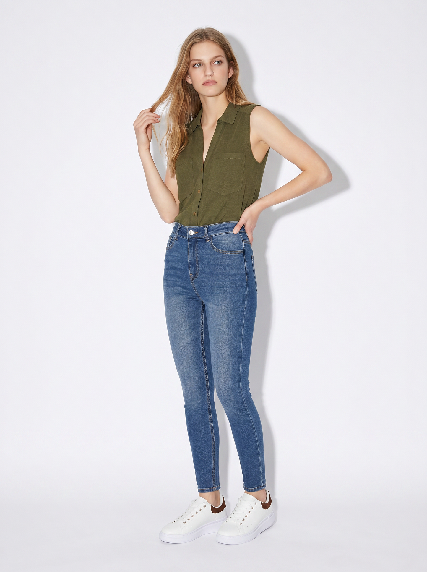 Cargo with Pockets: Style and Comfort - Green