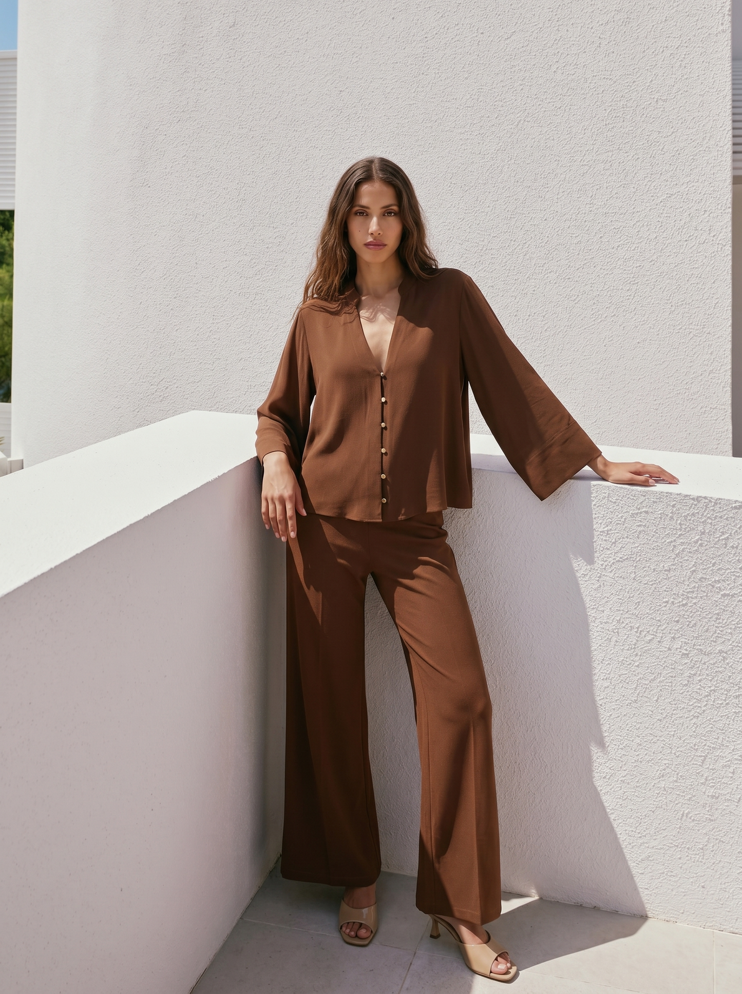 V-neck shirt with Korean collar - Brown