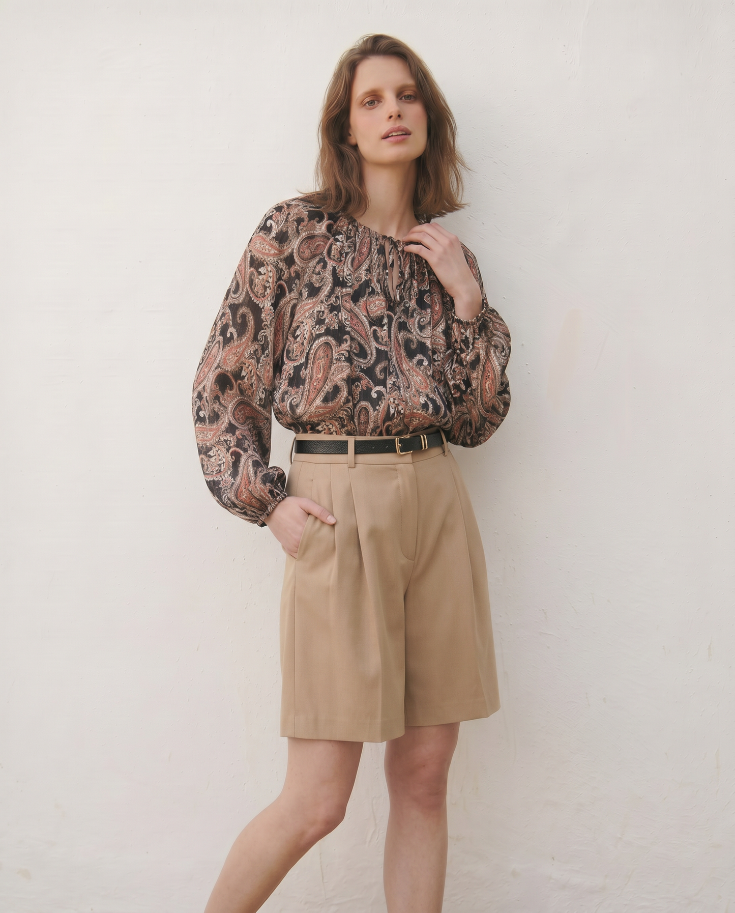 Blusa ampia con scollo a V elegante - var 1