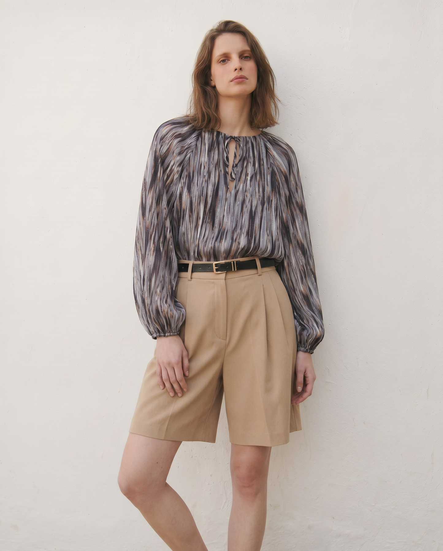 Blusa ampia con scollo a V elegante - var 2