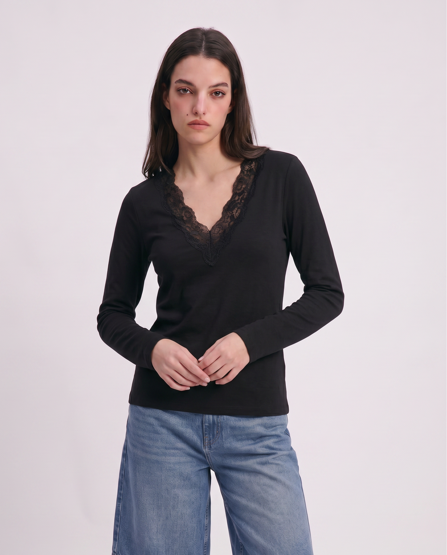 Long sleeve T-shirt with Madonna neckline - Black