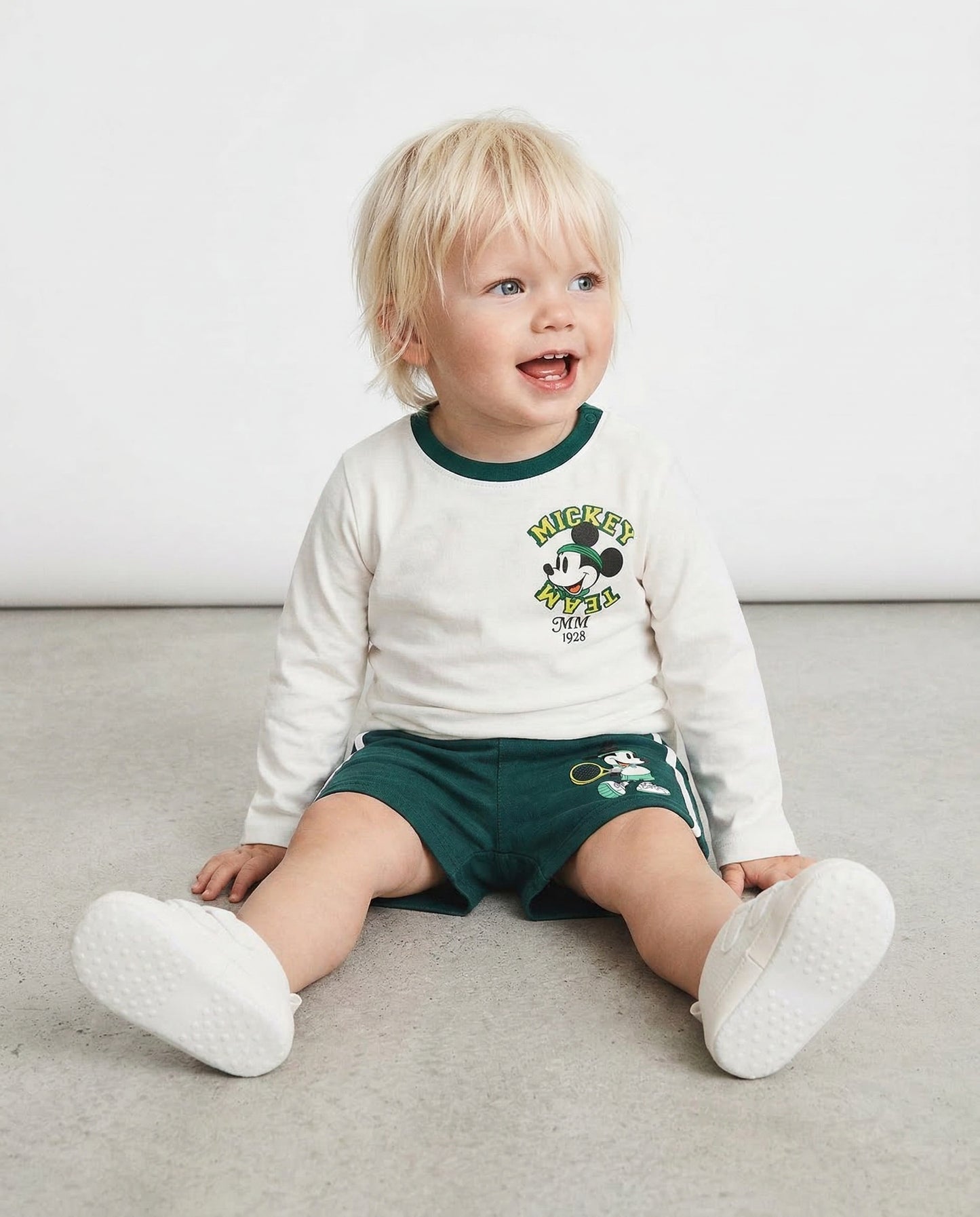 Bermuda tennis with fashionable Mickey Mouse - Green