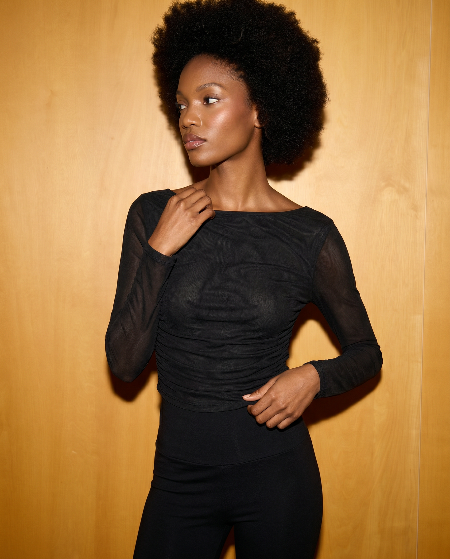 T-shirt in rete stampata con arriccio - Nero