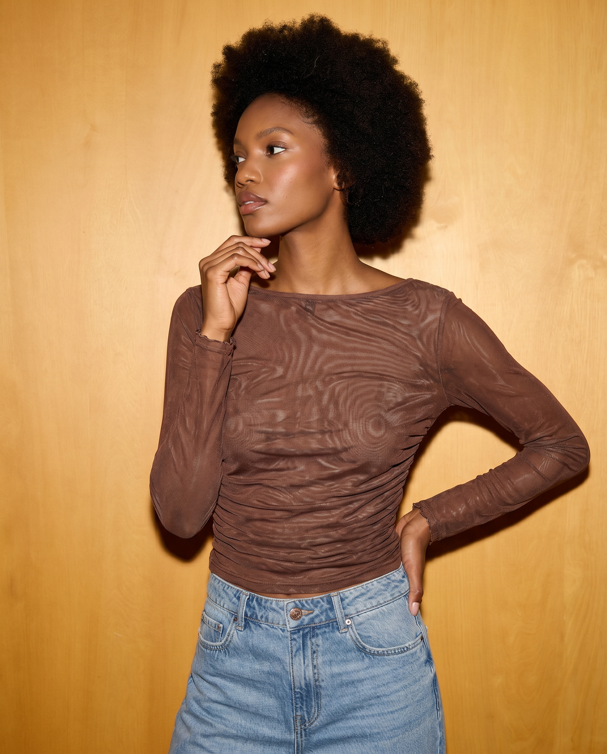 T-shirt in rete stampata con arriccio - Marrone cioccolato