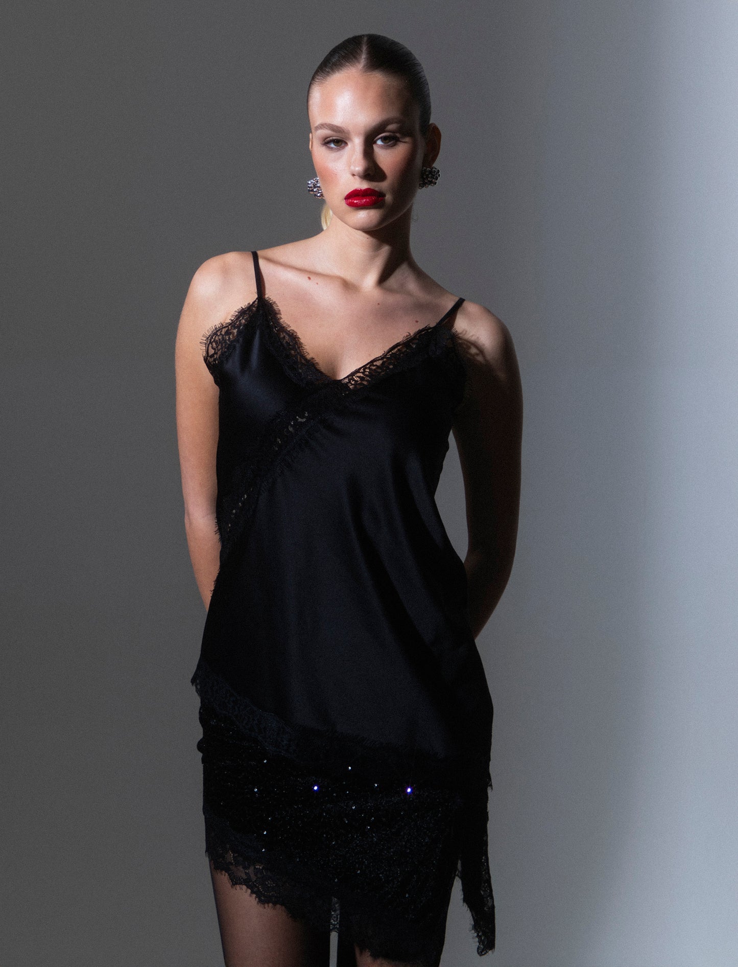 Top pizzo con bretelline - Nero