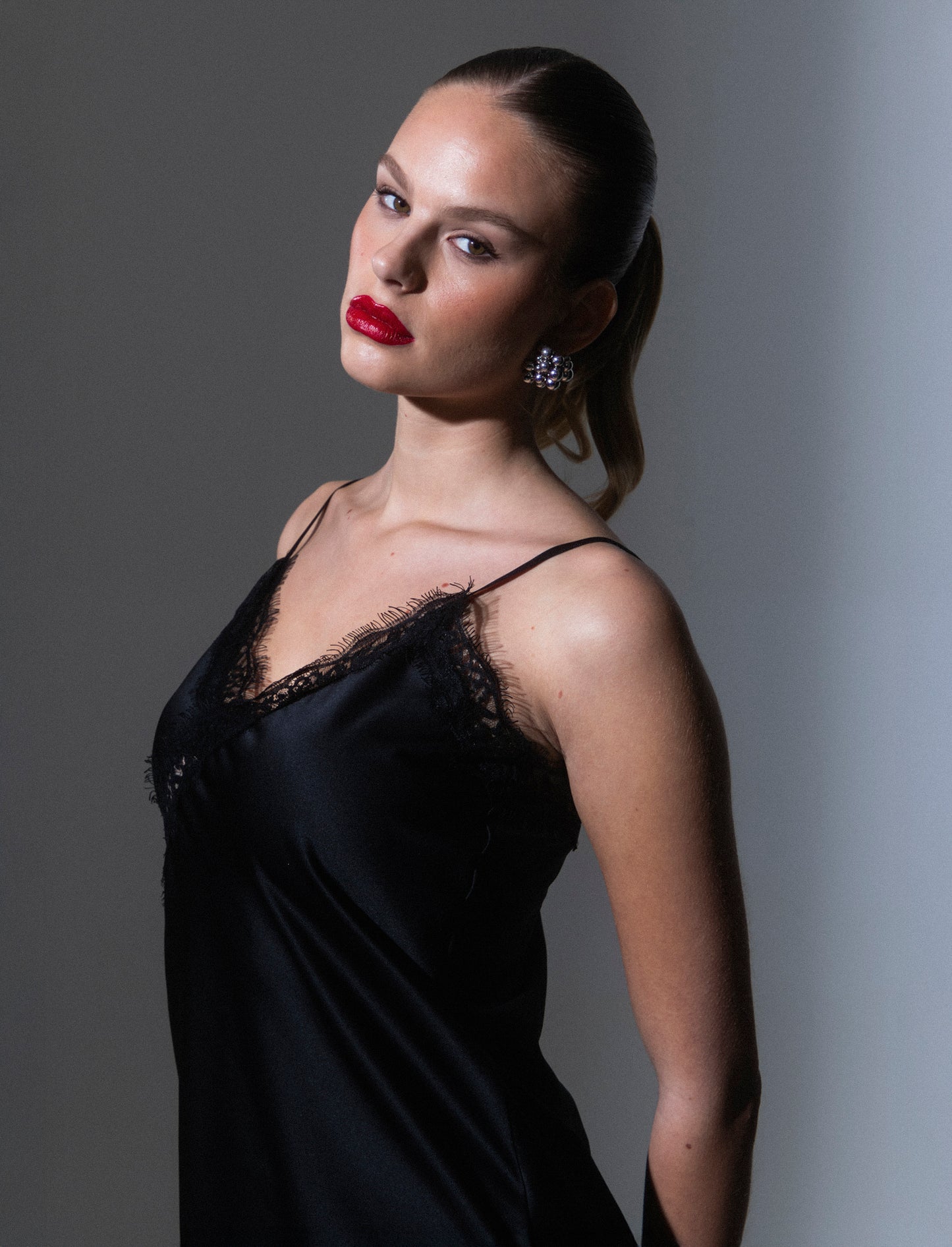 Top pizzo con bretelline - Nero