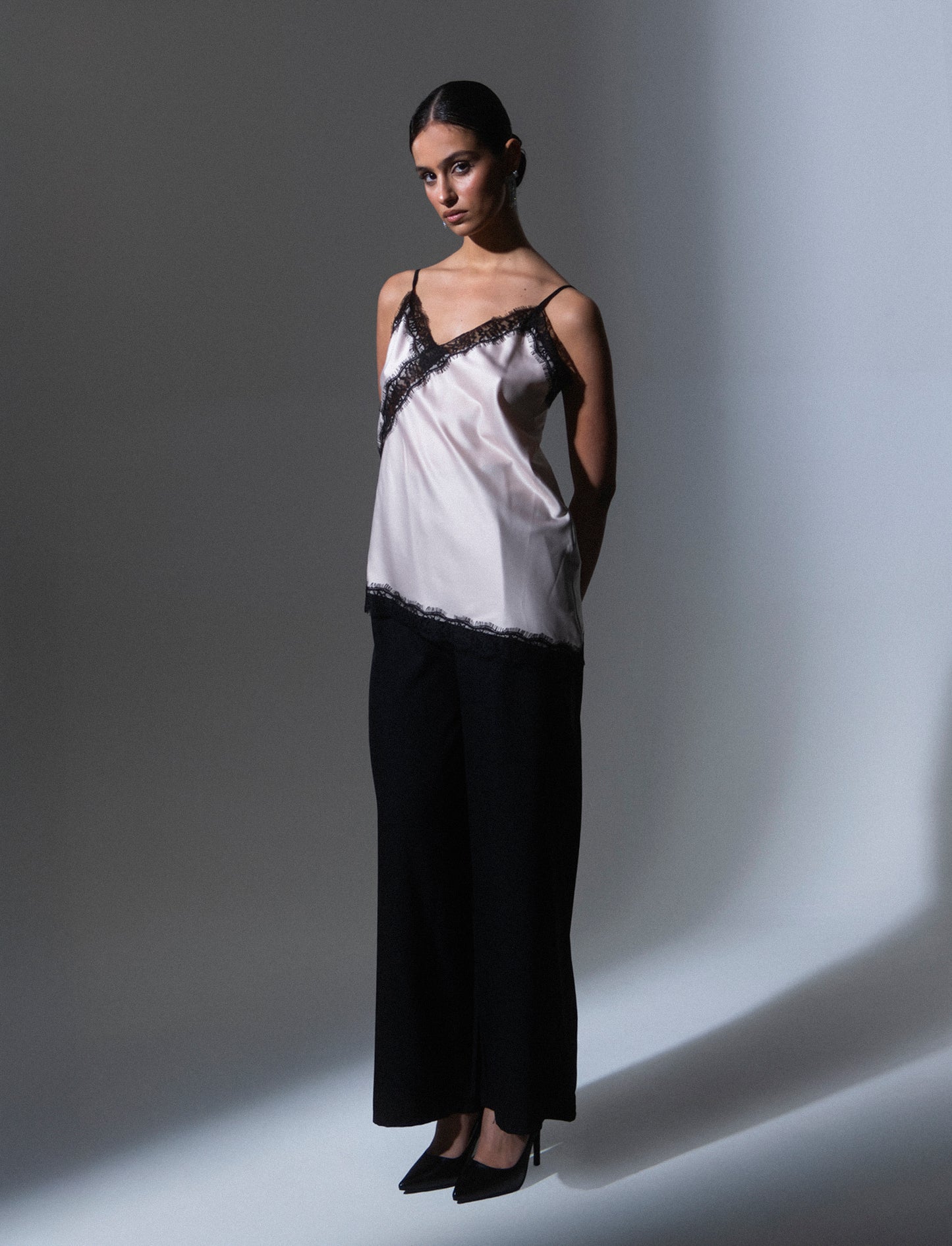 Top pizzo con bretelline - Beige