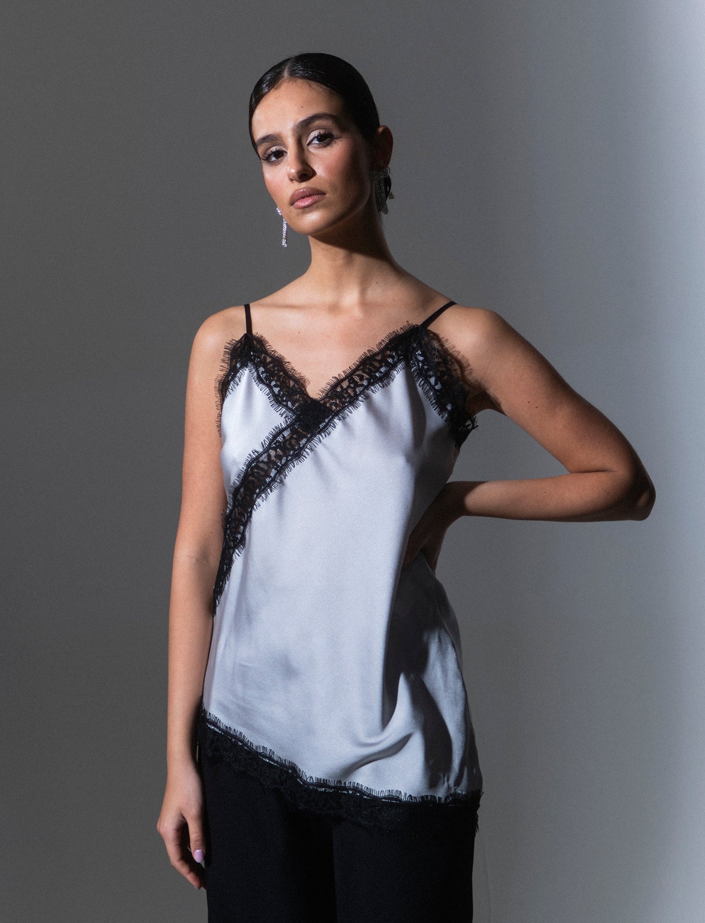 Top pizzo con bretelline - Grigio