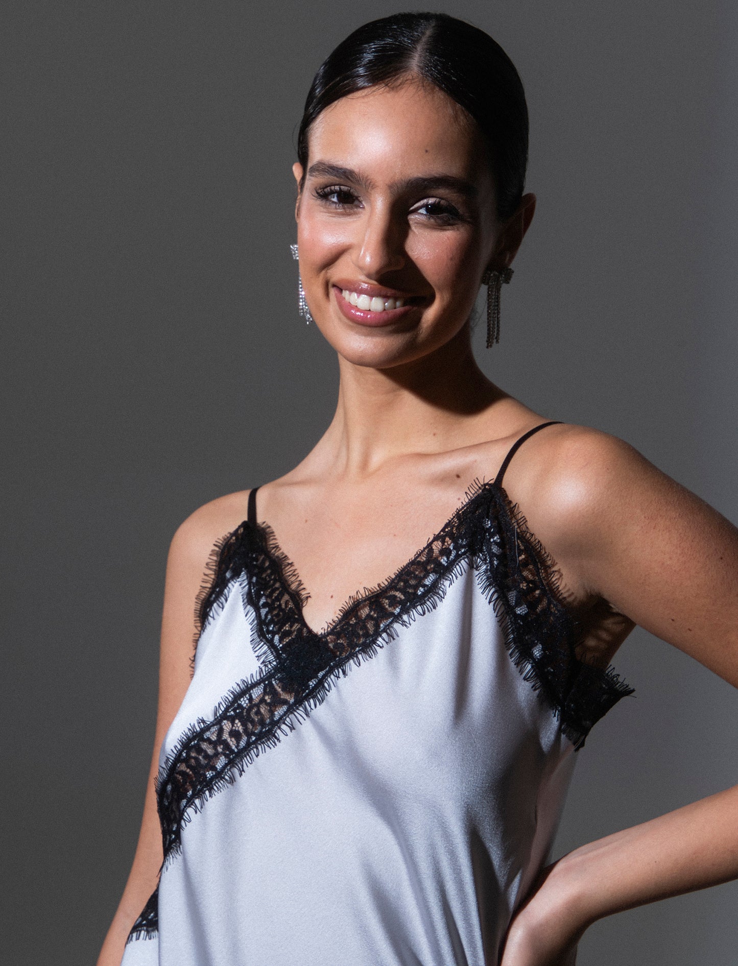 Top pizzo con bretelline - Grigio