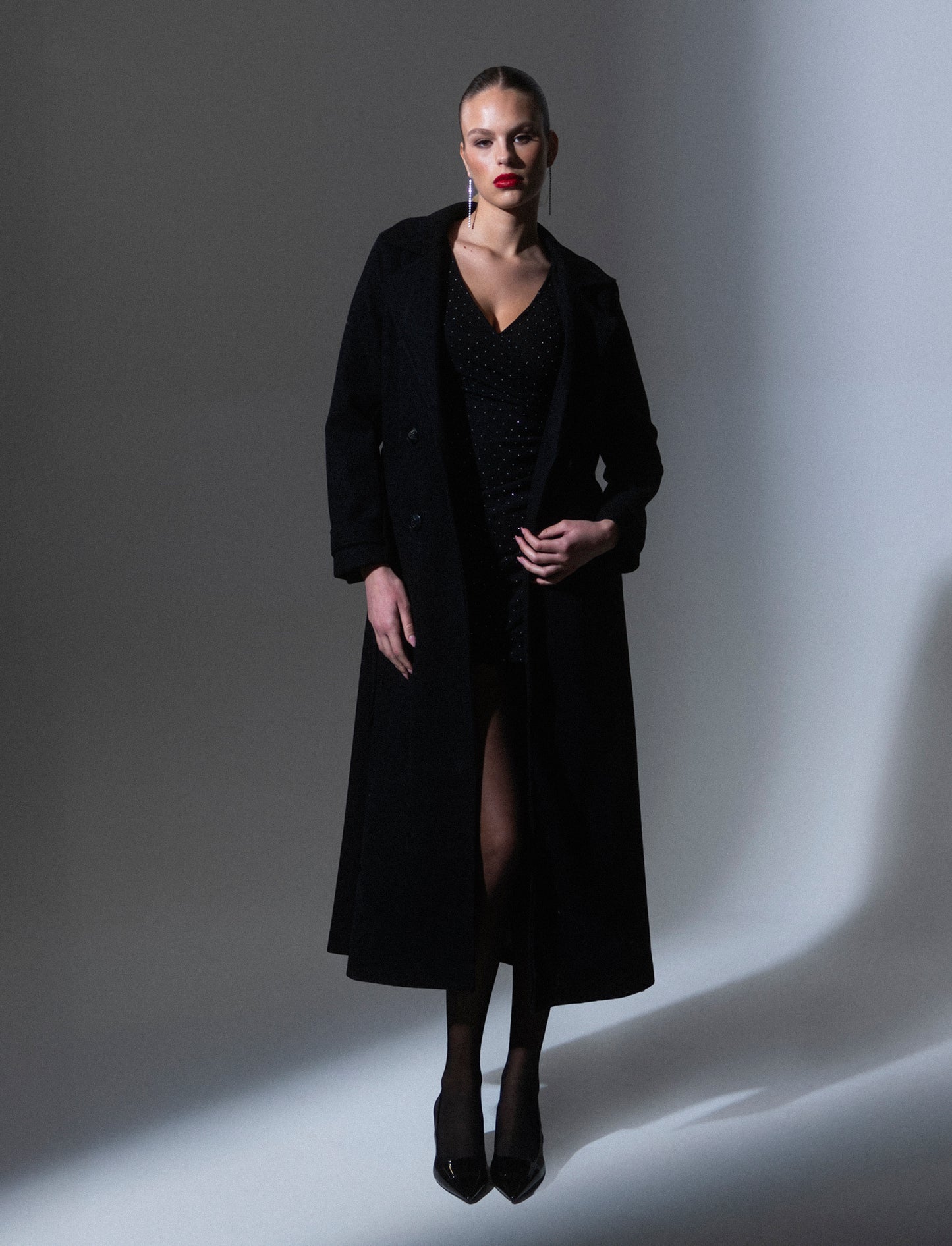 Cappotto trench doppiopetto con cintura - Nero
