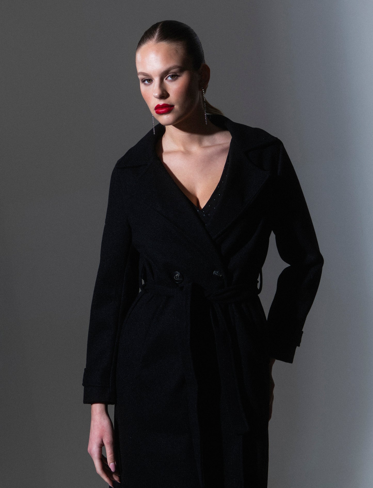 Cappotto trench doppiopetto con cintura - Nero