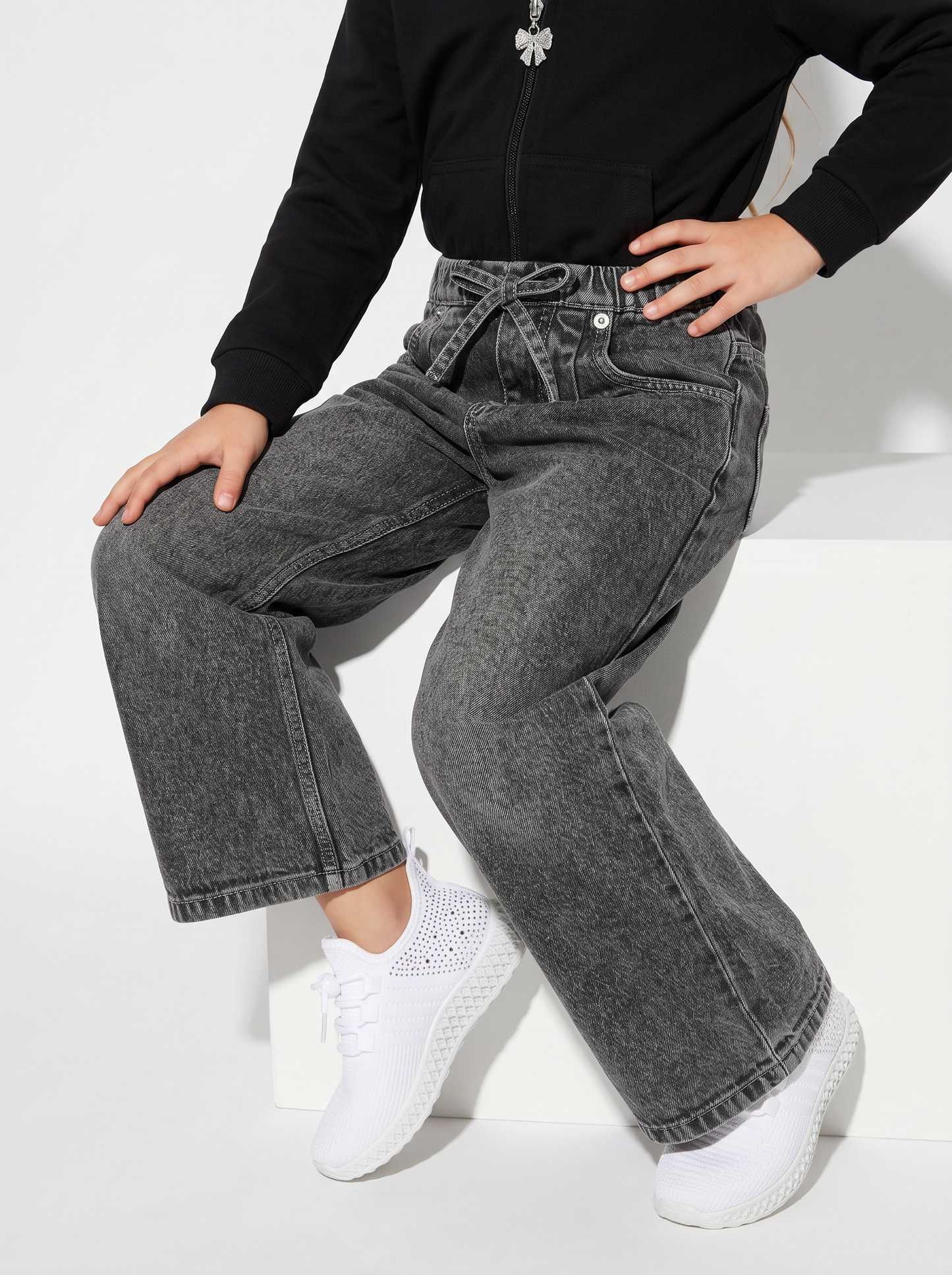 Pantaloni jogger denim wide leg con tasche - Nero